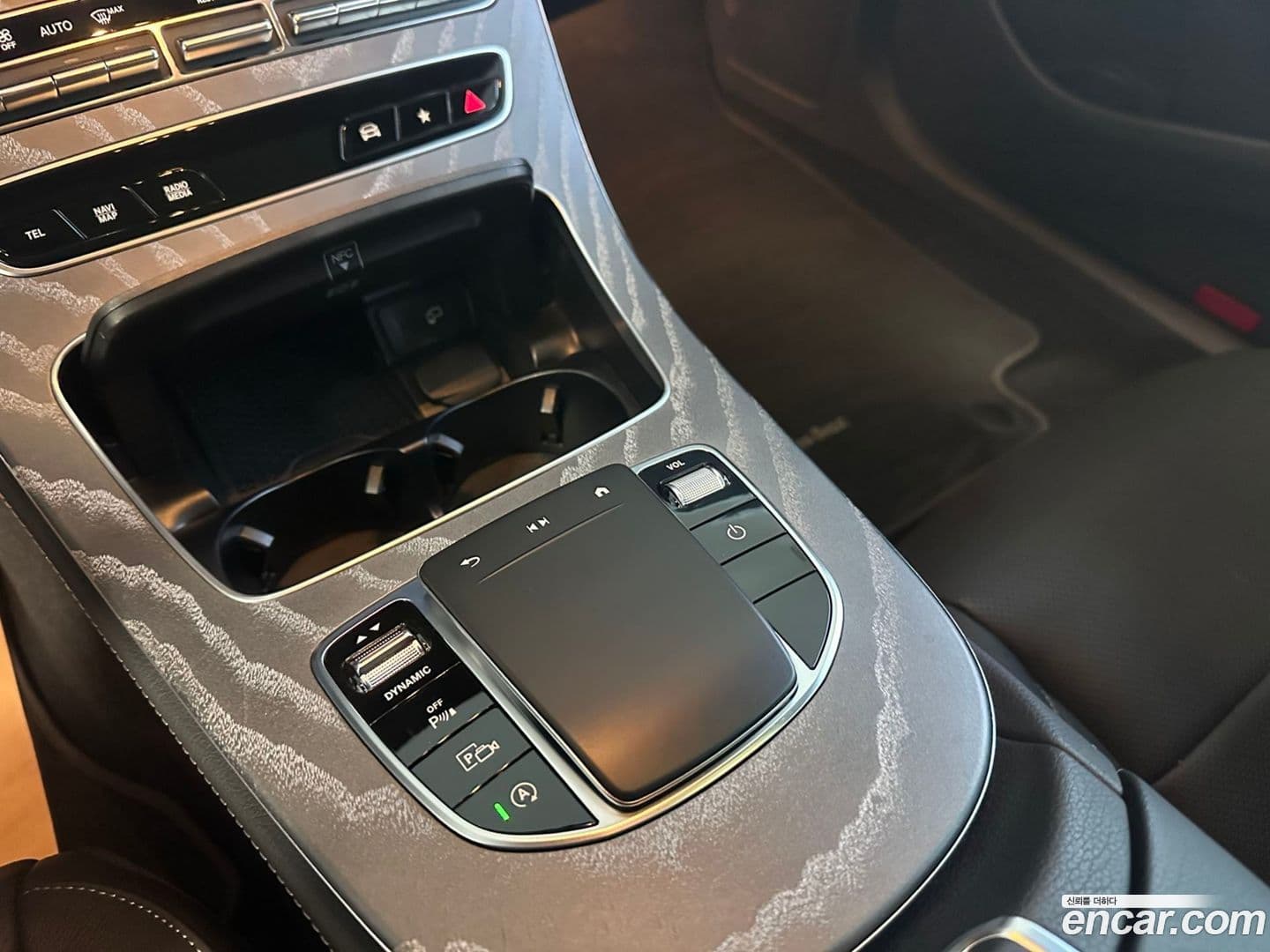 Main__Slider__Photo:E-Class Mercedes-Benz 2022.11-15