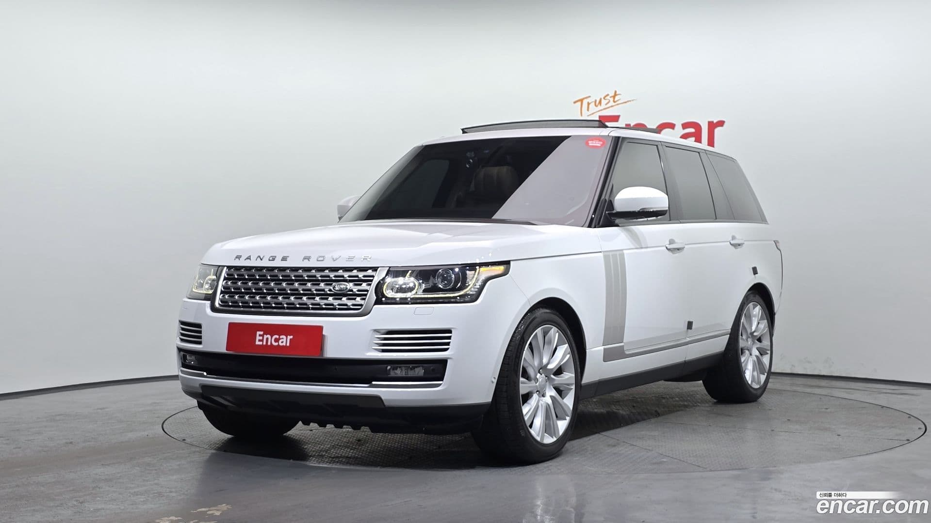 Main__Slider__Photo:Range Rover Land Rover 2016.0-0