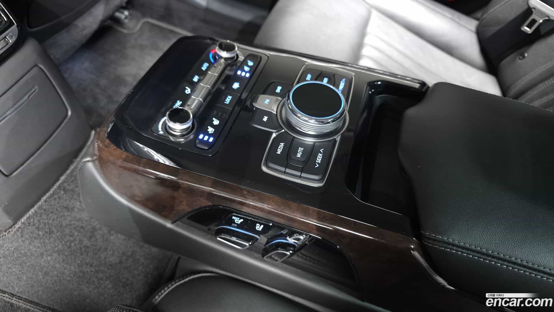 EQ900 Genesis 2017.6-OPTION-022