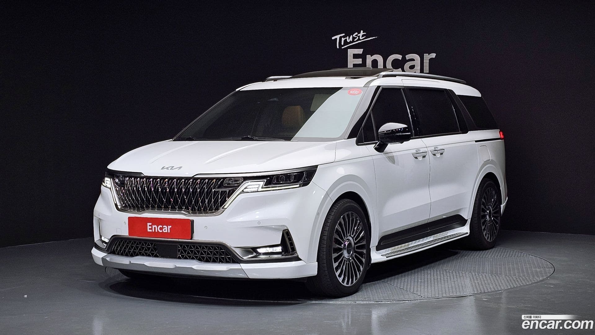 Main__Slider__Photo:Canival Kia 2023.5-0