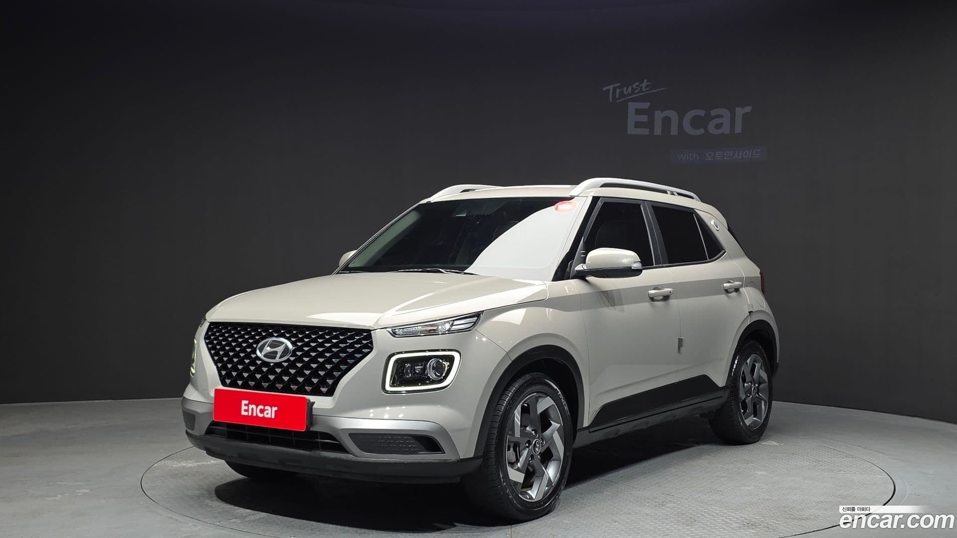 Main__Slider__Photo:Venue Hyundai 2019.9-0