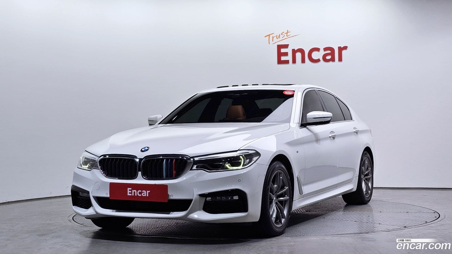 Main__Slider__Photo:5-Series BMW 2018.3-0