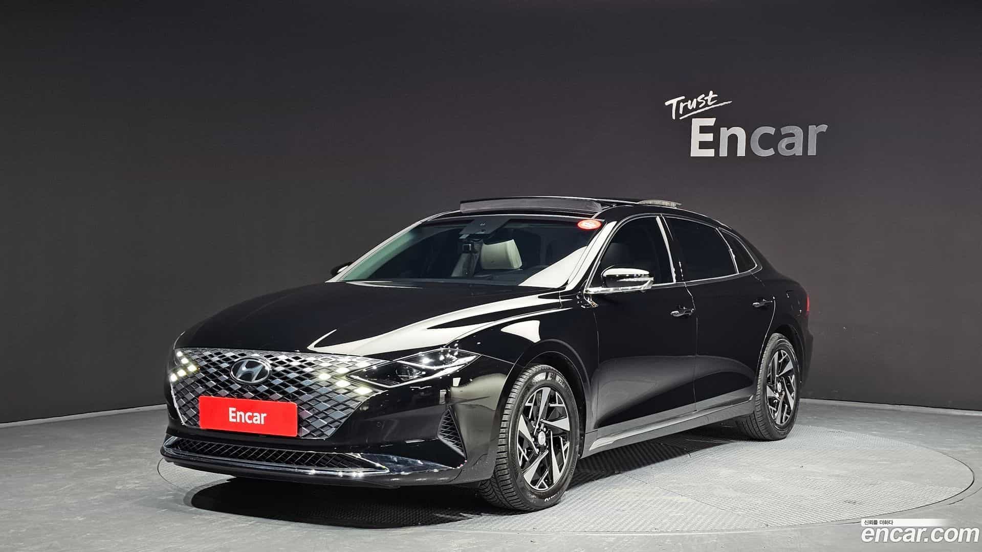Grandeur Hyundai 2022.10-OUTER-001