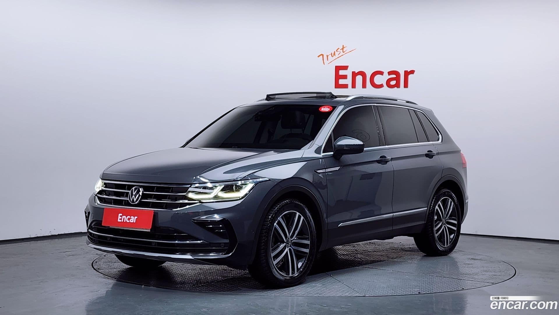 Main__Slider__Photo:Tiguan Volkswagen 2021.7-0