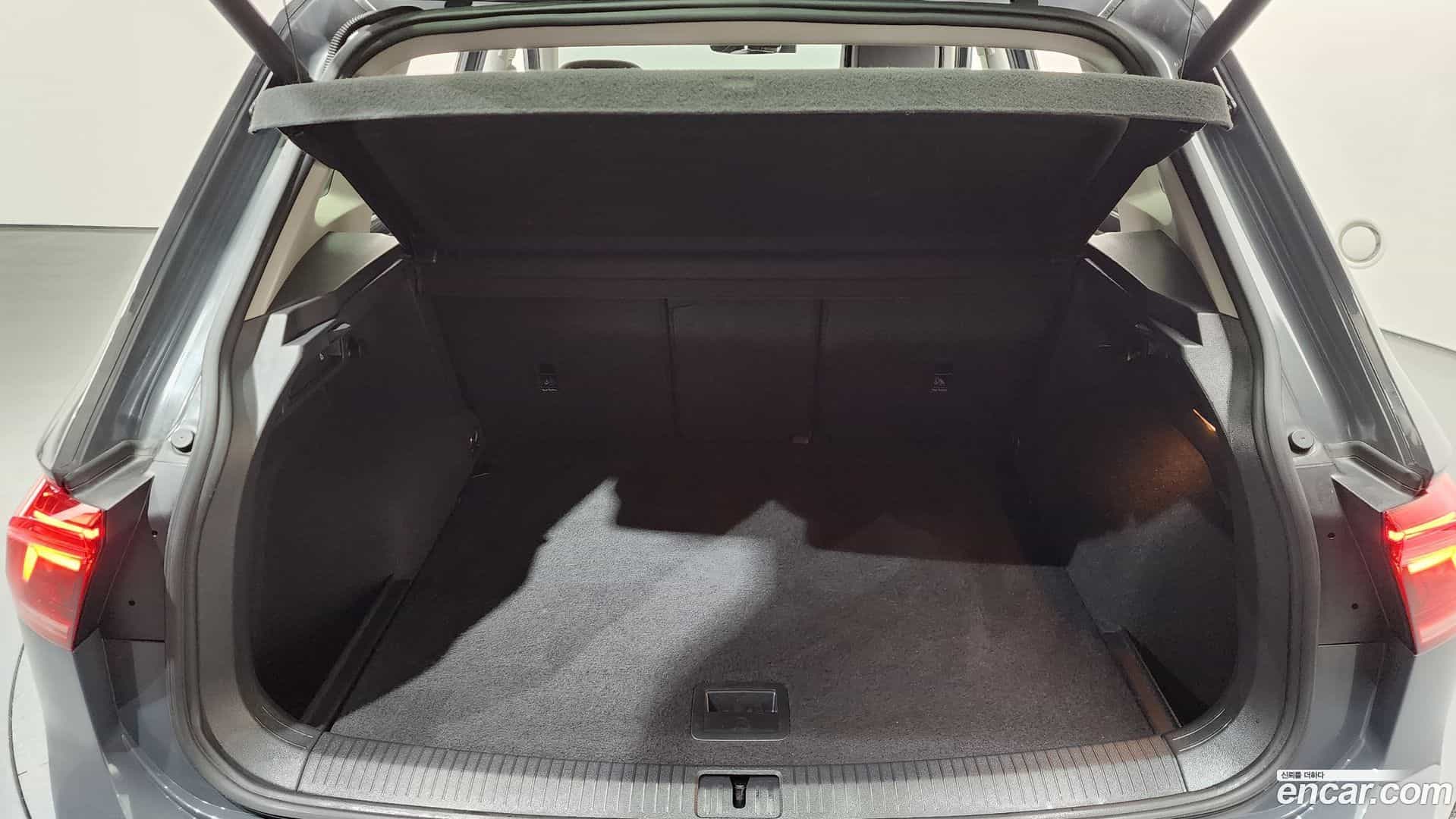 Tiguan Volkswagen 2021.7-OPTION-024