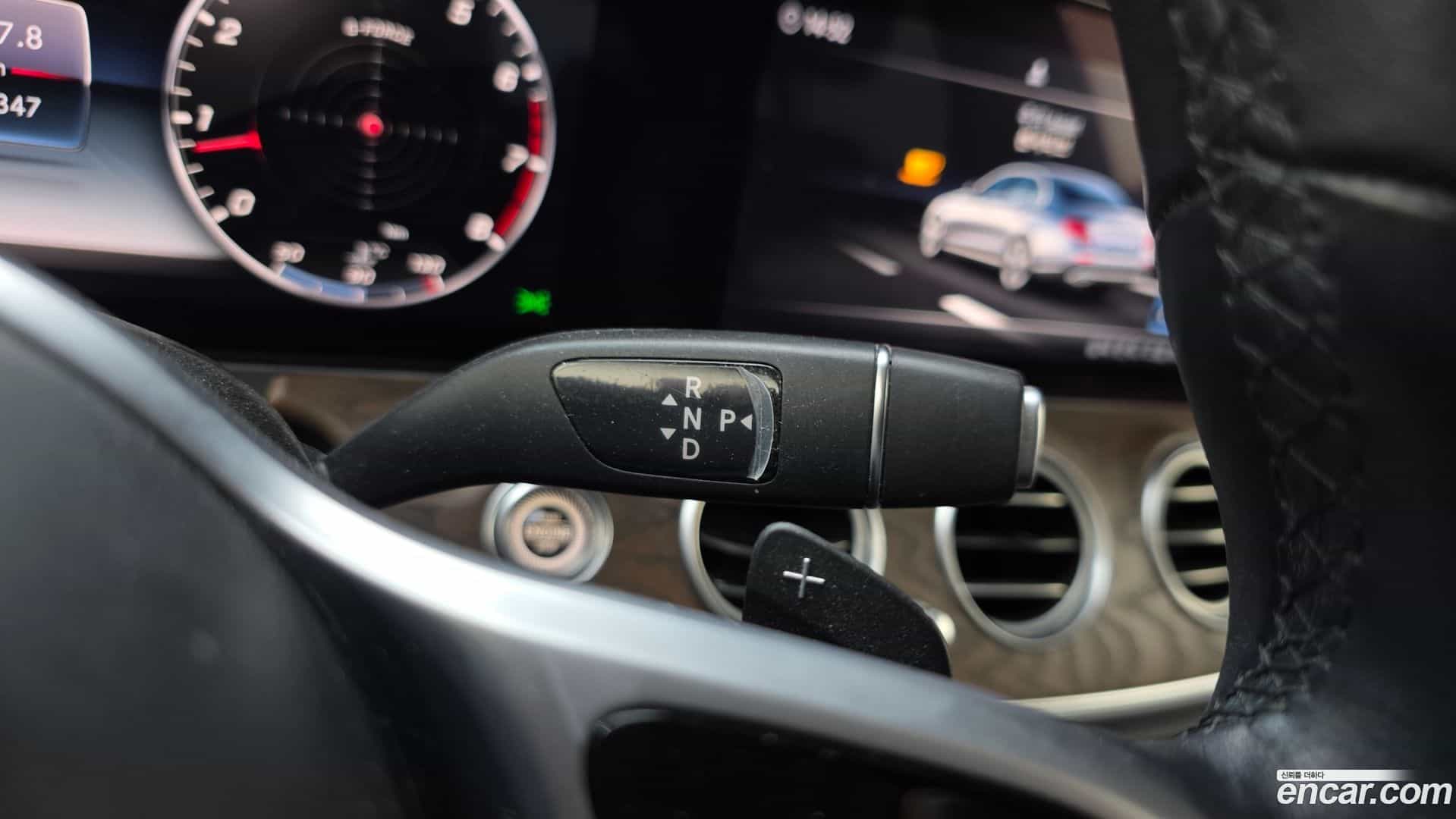 E-Class Mercedes-Benz 2018.9-INNER-009