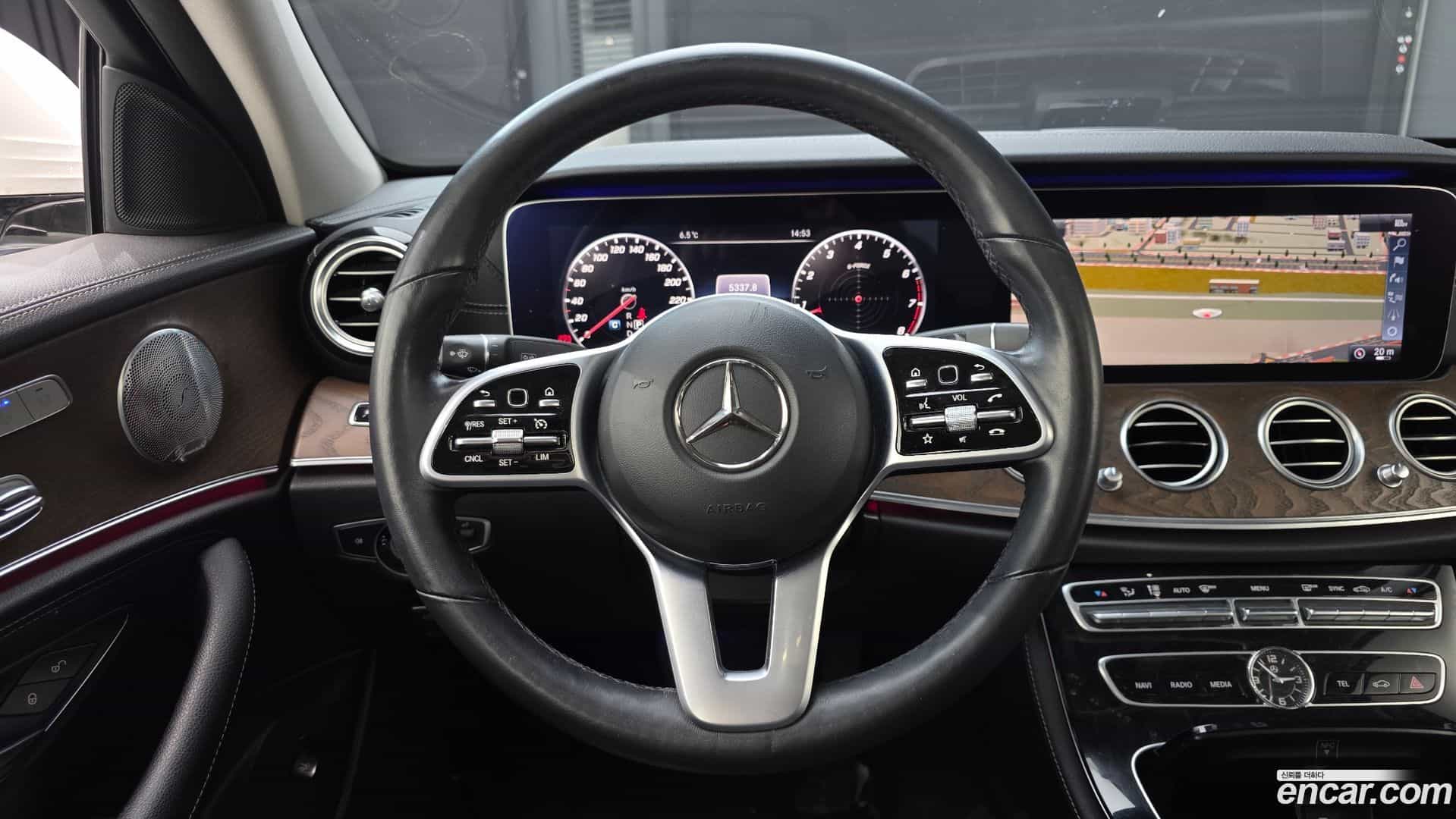 E-Class Mercedes-Benz 2018.9-OPTION-017