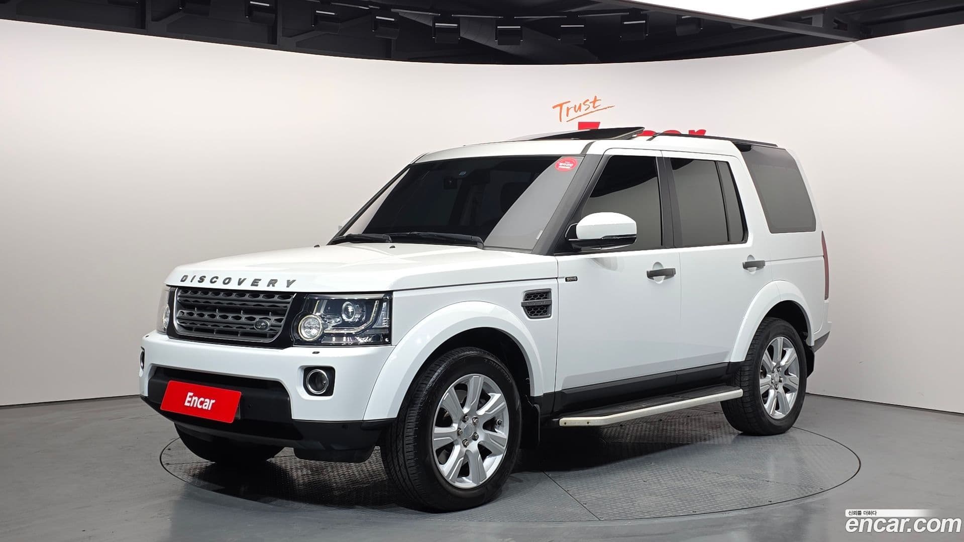 Main__Slider__Photo:Discovery Land Rover 2015.10-0