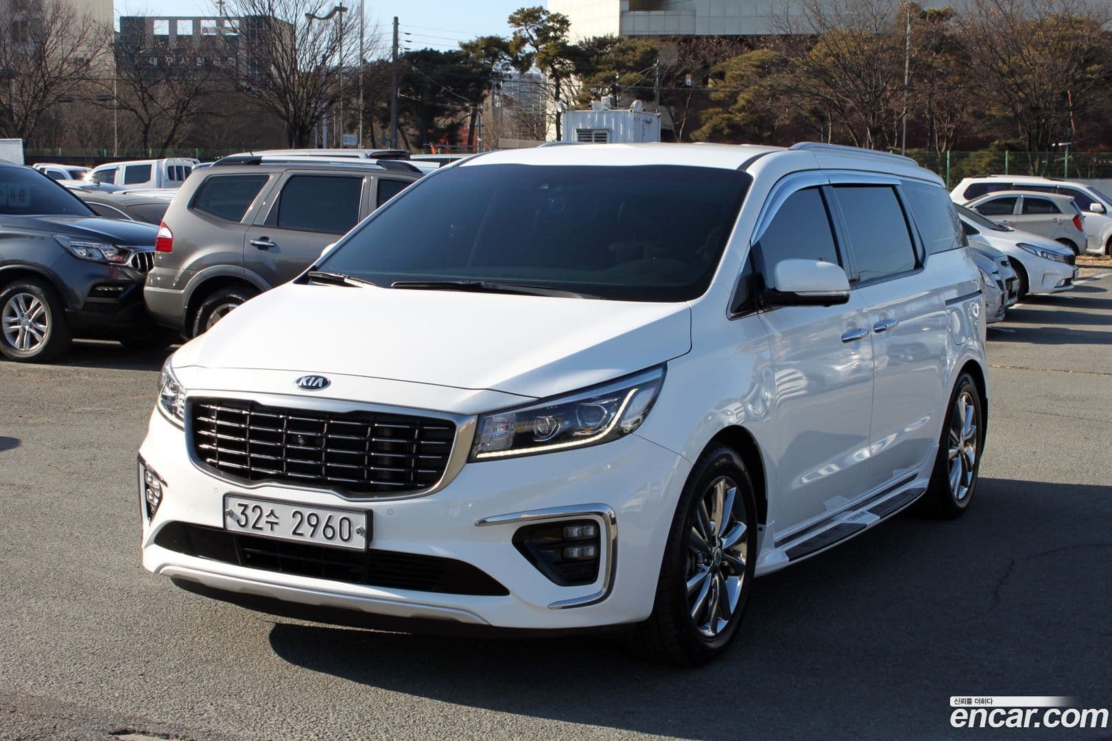 Main__Slider__Photo:Canival Kia 2019.7-0