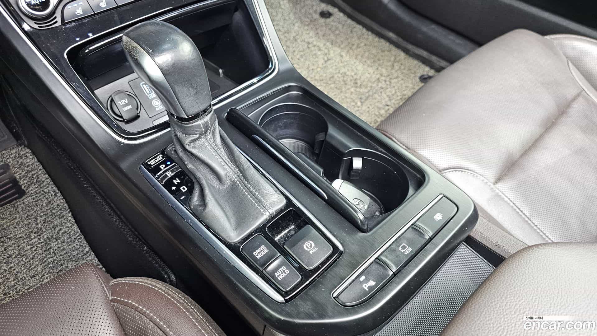 Grandeur Hyundai 2018.0-INNER-009