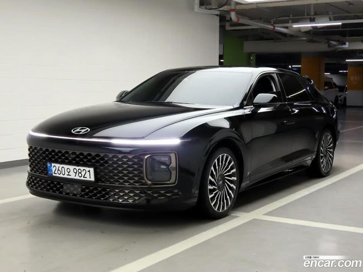 Main__Slider__Photo:Grandeur Hyundai 2023.6-0