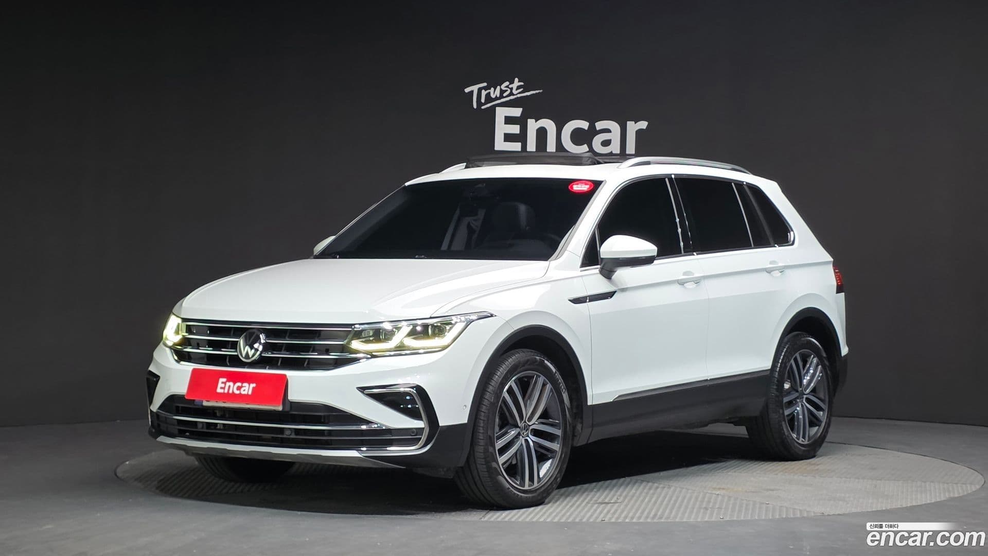 Main__Slider__Photo:Tiguan Volkswagen 2022.3-0