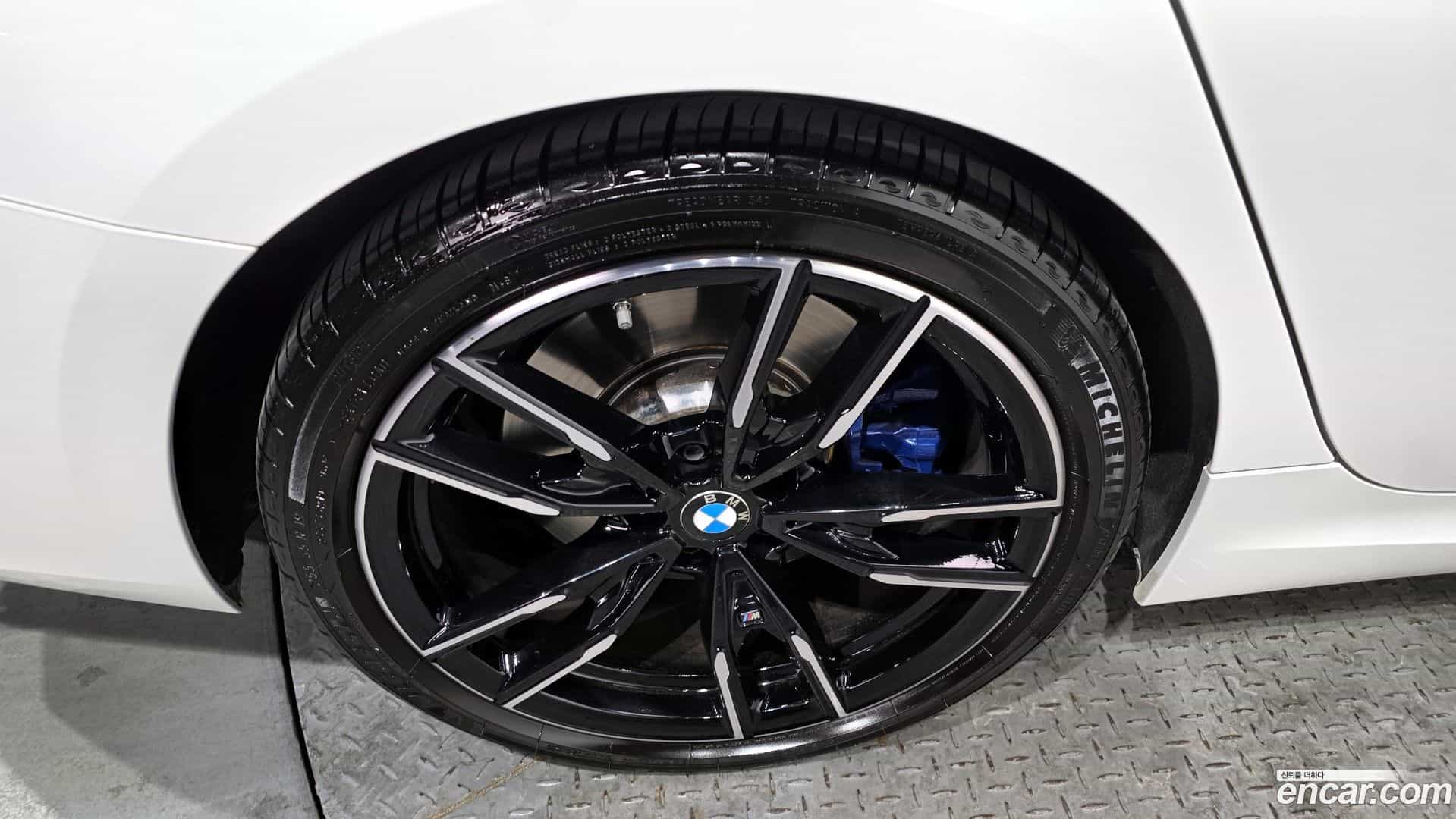 3-Series BMW 2023.9-OUTER-005
