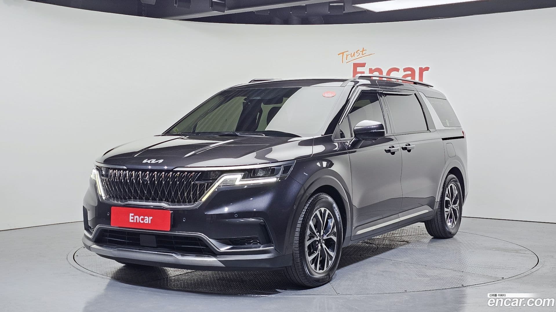 Main__Slider__Photo:Canival Kia 2022.1-0