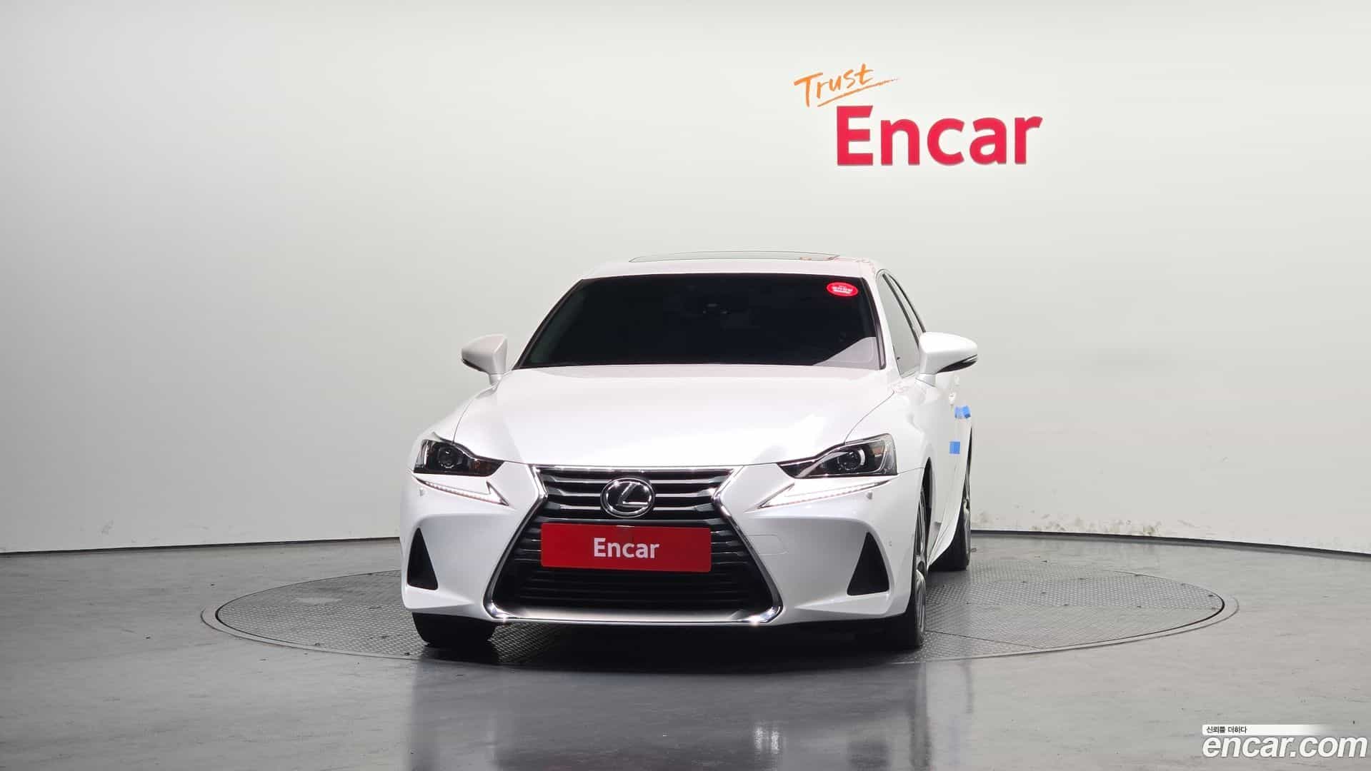 IS Lexus 2017.10-OUTER-003
