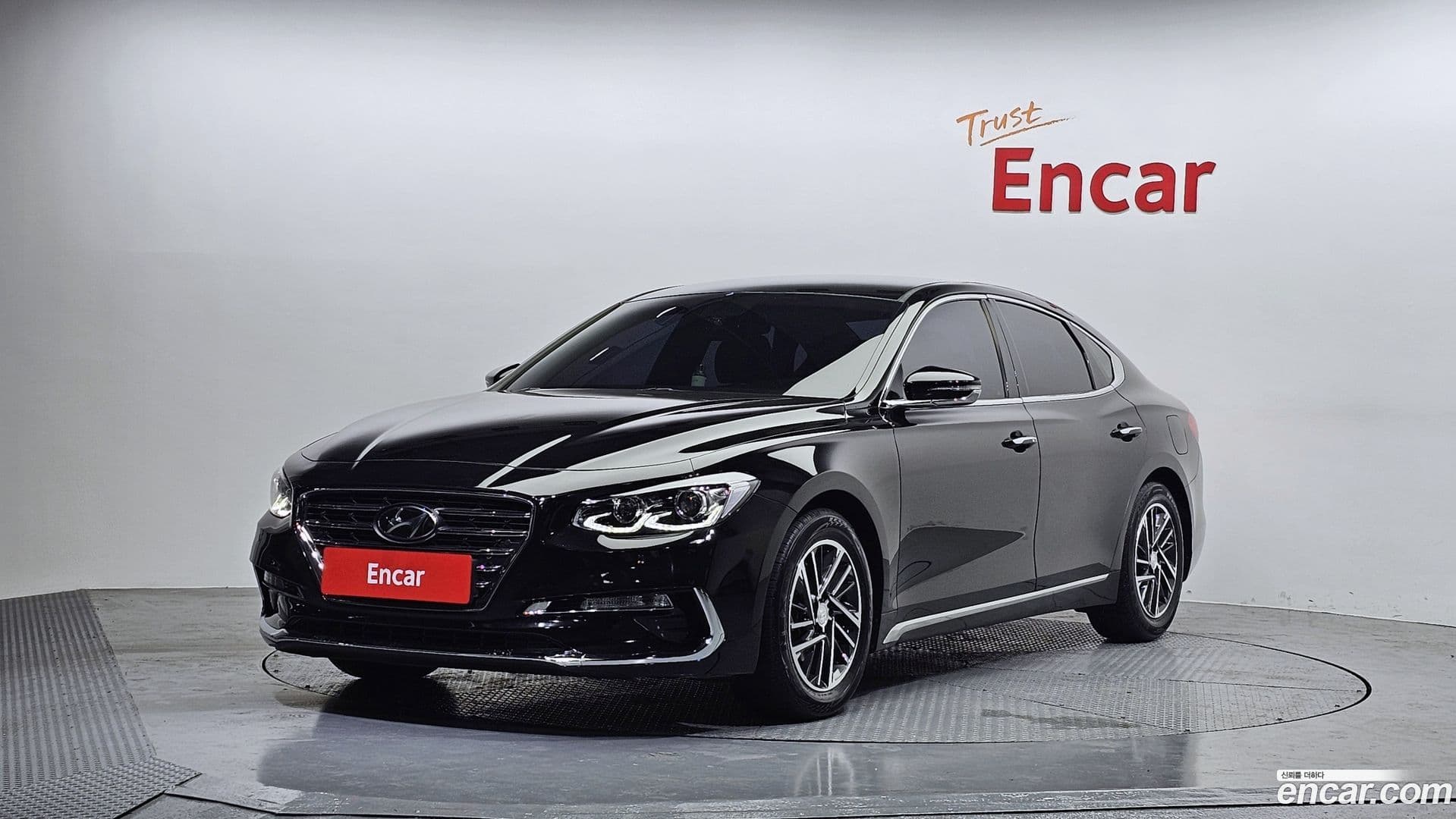 Main__Slider__Photo:Grandeur Hyundai 2017.1-0