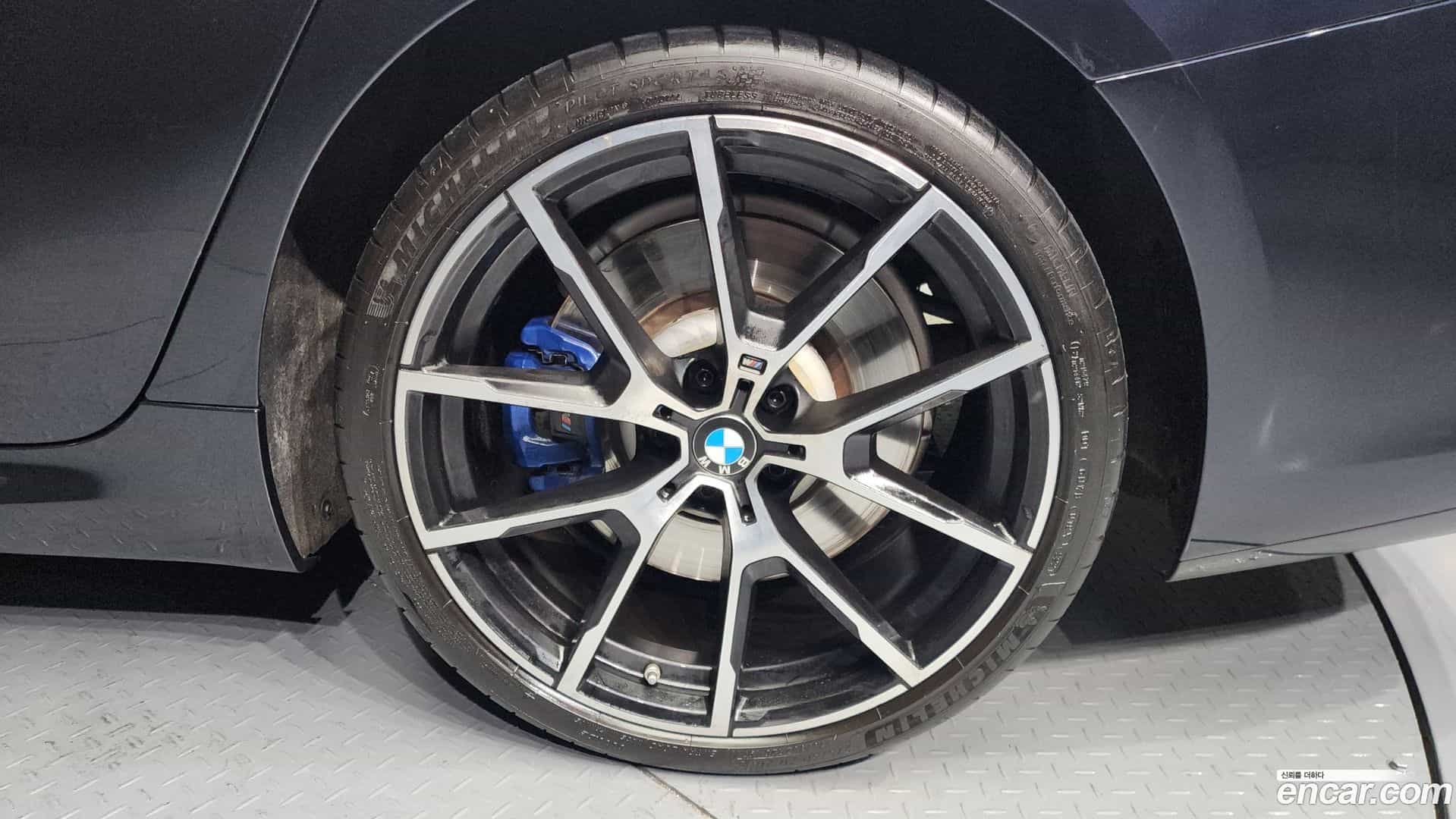 8-Series BMW 2021.11-OUTER-005