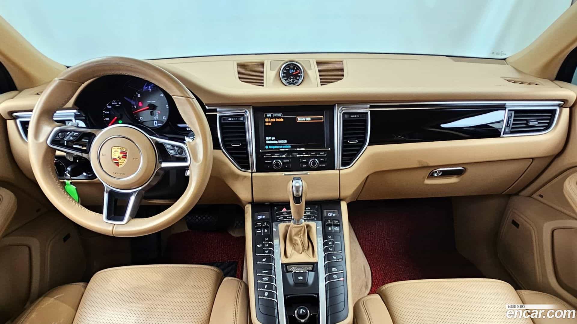 Macan Porsche 2015.5-INNER-007