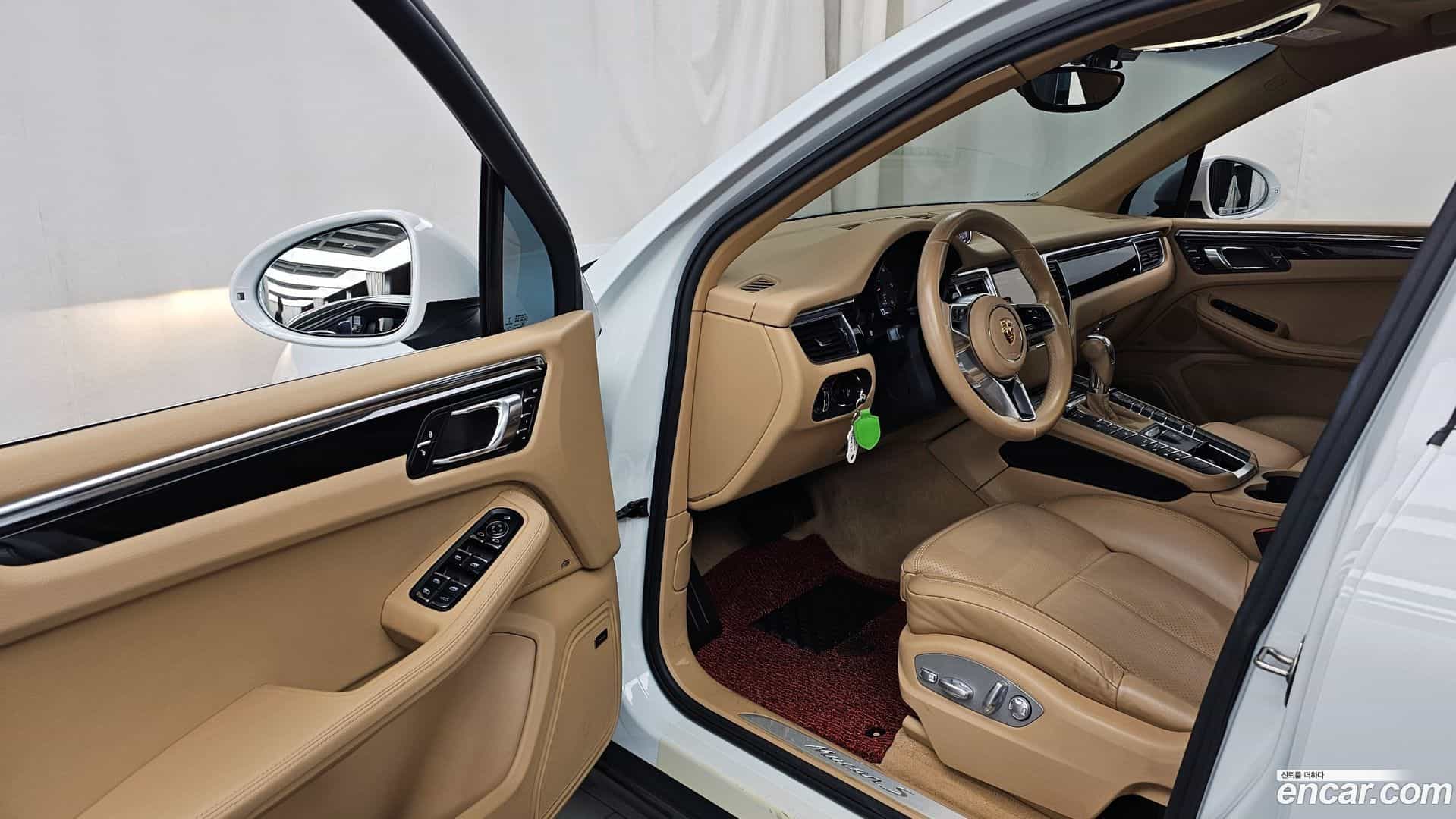 Macan Porsche 2015.5-INNER-010