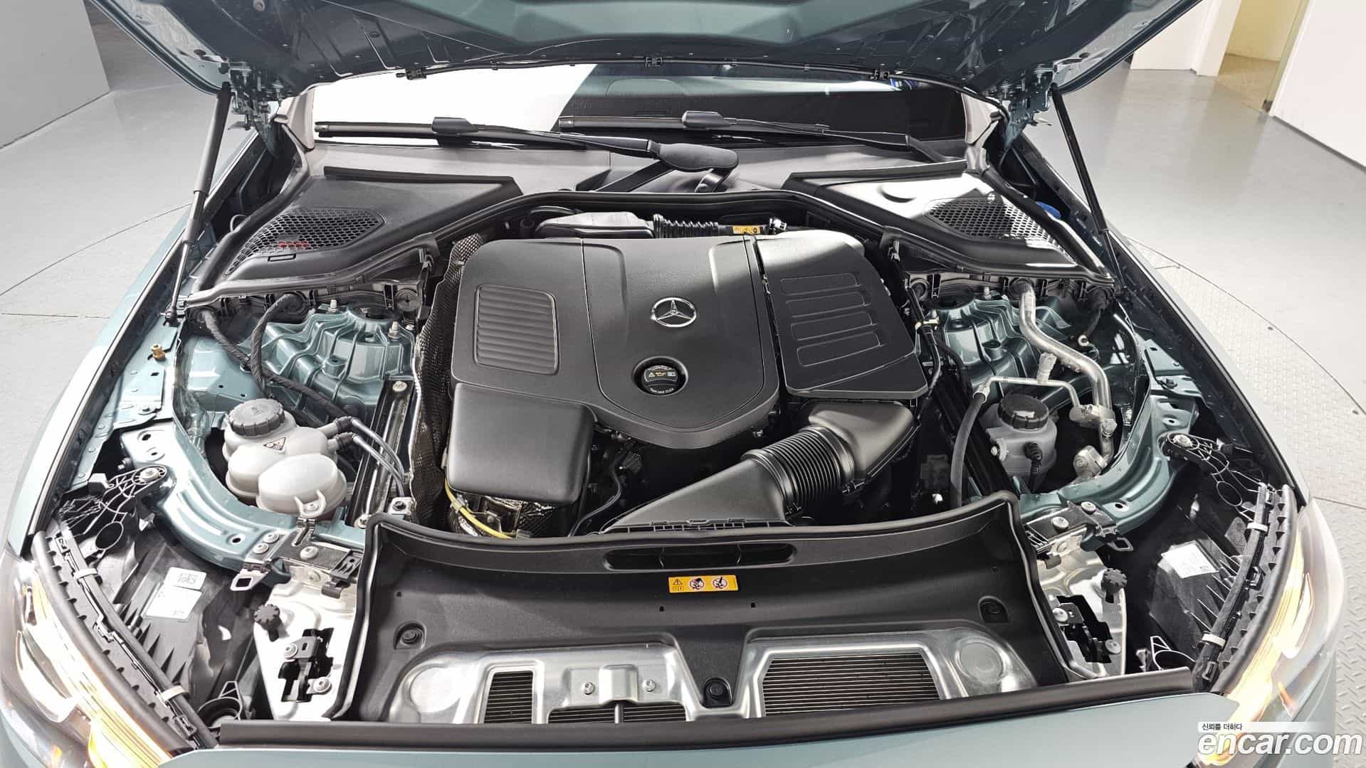 E-Class Mercedes-Benz 2025.2-INNER-006