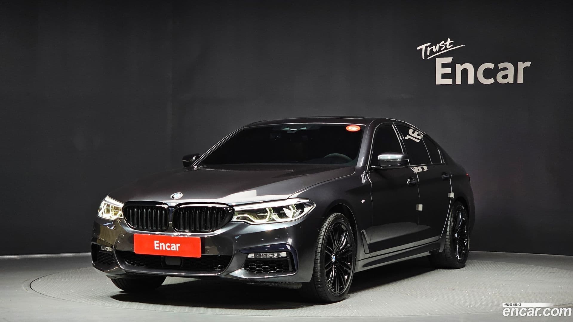 Main__Slider__Photo:5-Series BMW 2018.0-0
