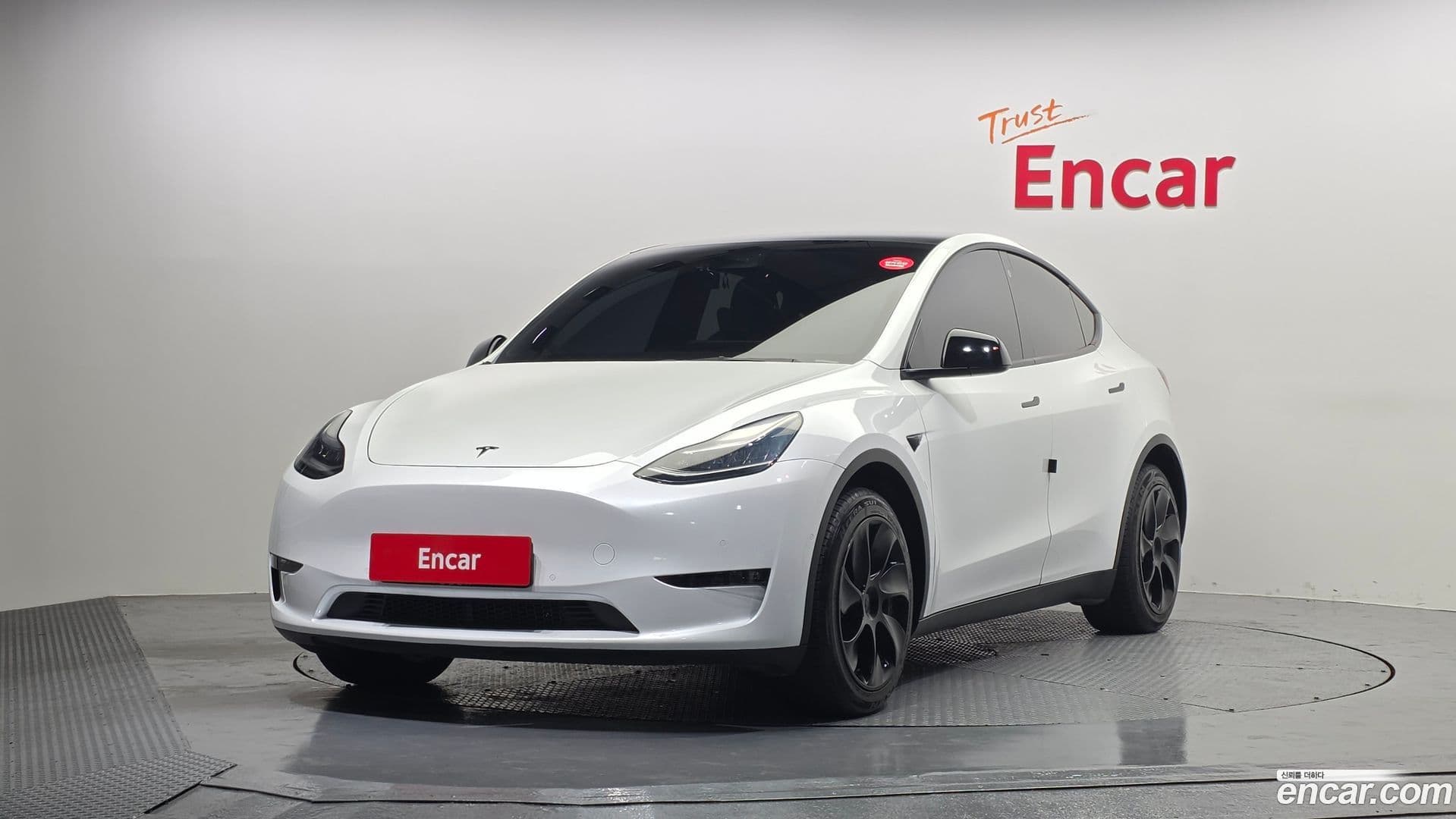 Main__Slider__Photo:Model Y Tesla 2021.5-0