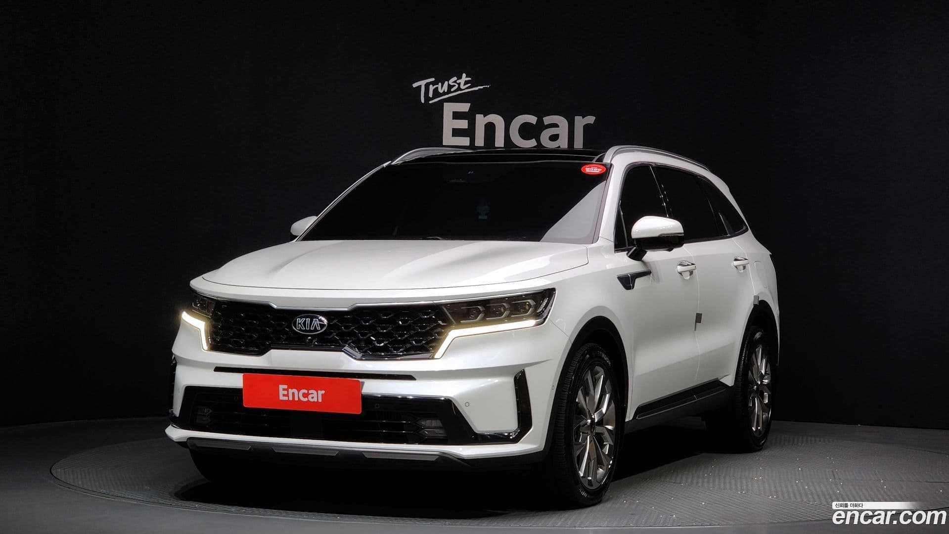 Main__Slider__Photo:Sorento Kia 2020.3-0