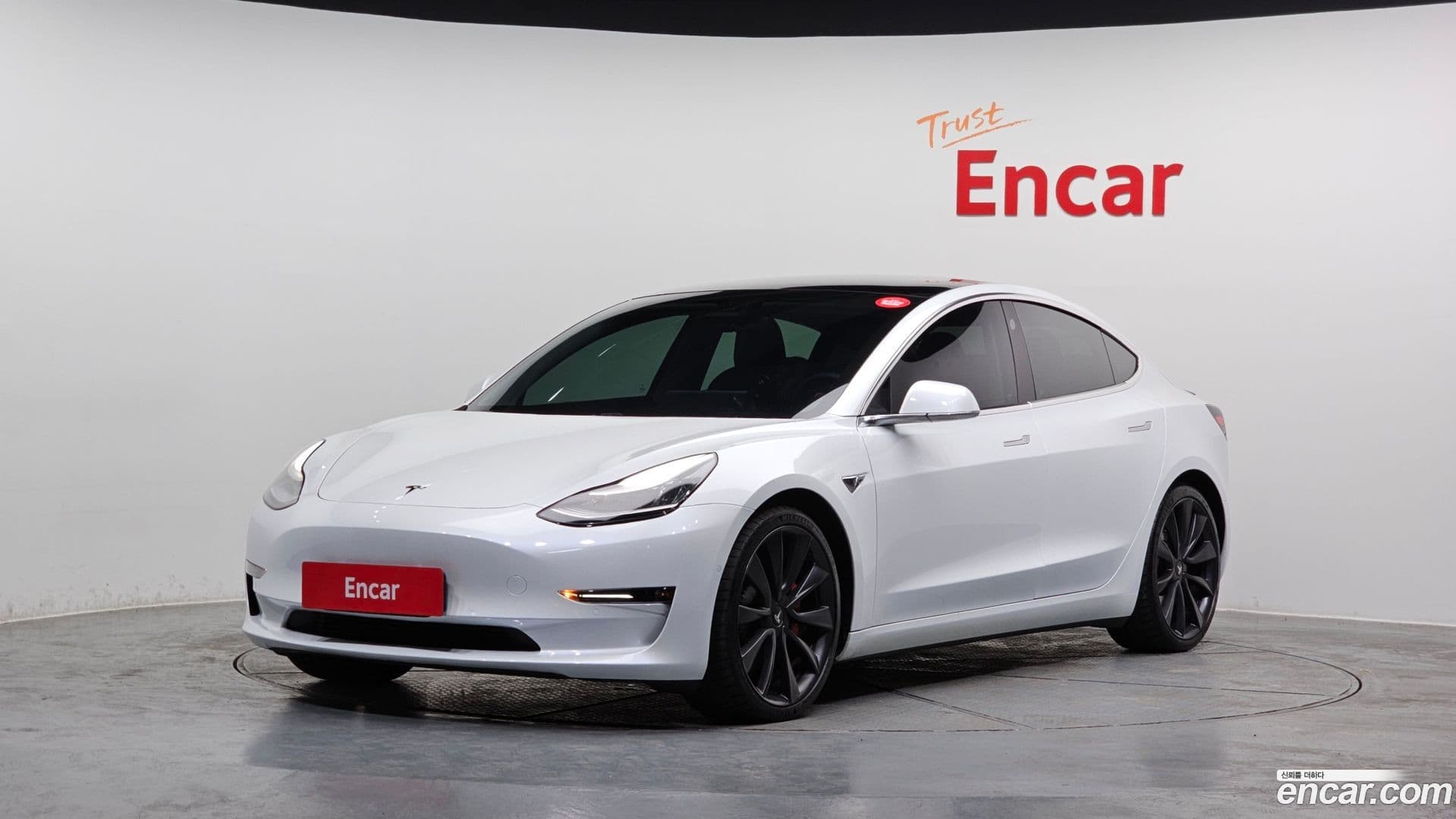 Main__Slider__Photo:Model 3 Tesla 2020.8-0