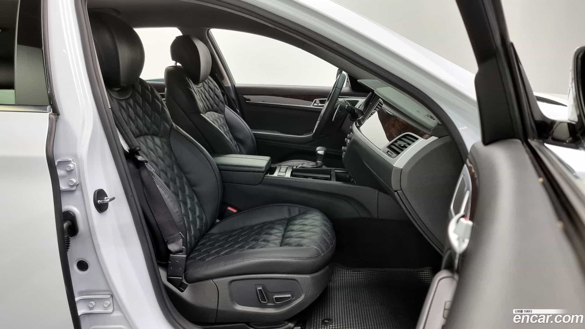 Genesis Hyundai 2014.6-INNER-010