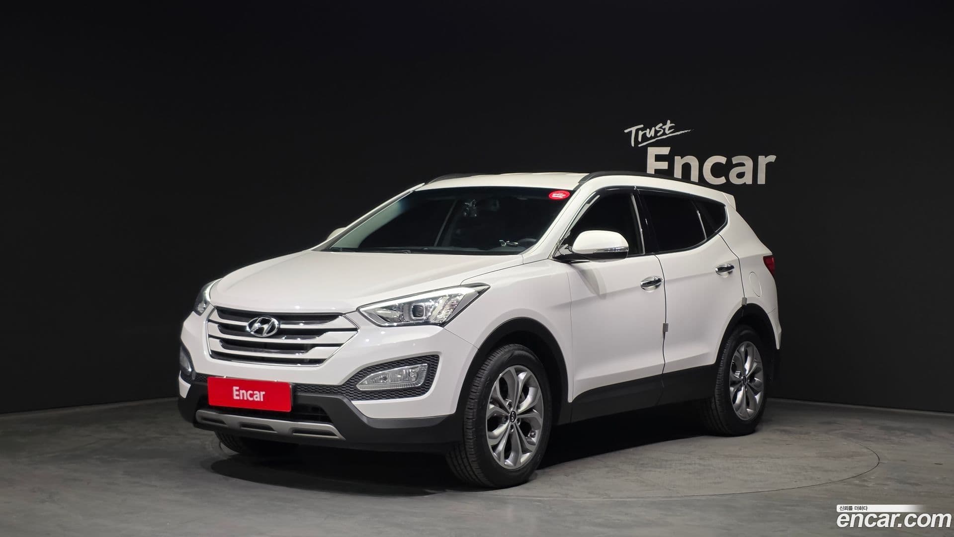 Main__Slider__Photo:Santafe Hyundai 2014.8-0