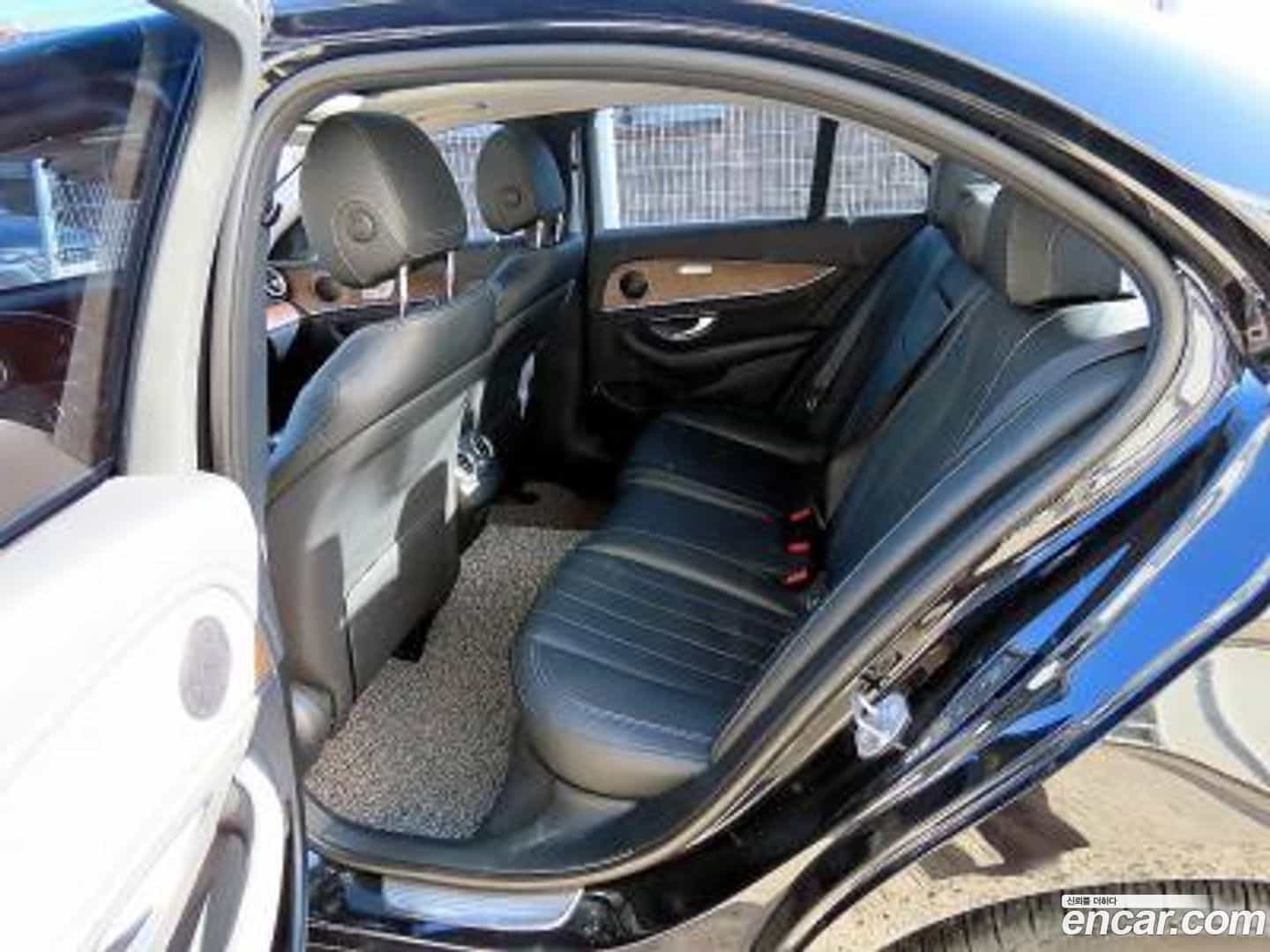 E-Class Mercedes-Benz 2017.6-OPTION-015
