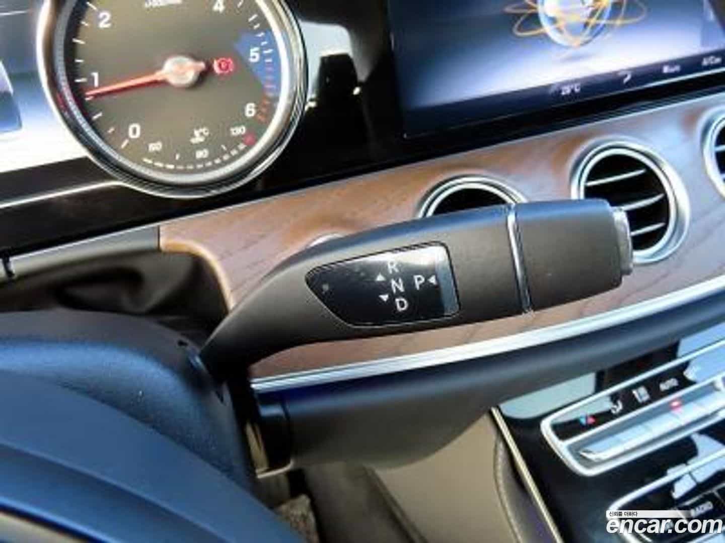 E-Class Mercedes-Benz 2017.6-OPTION-017