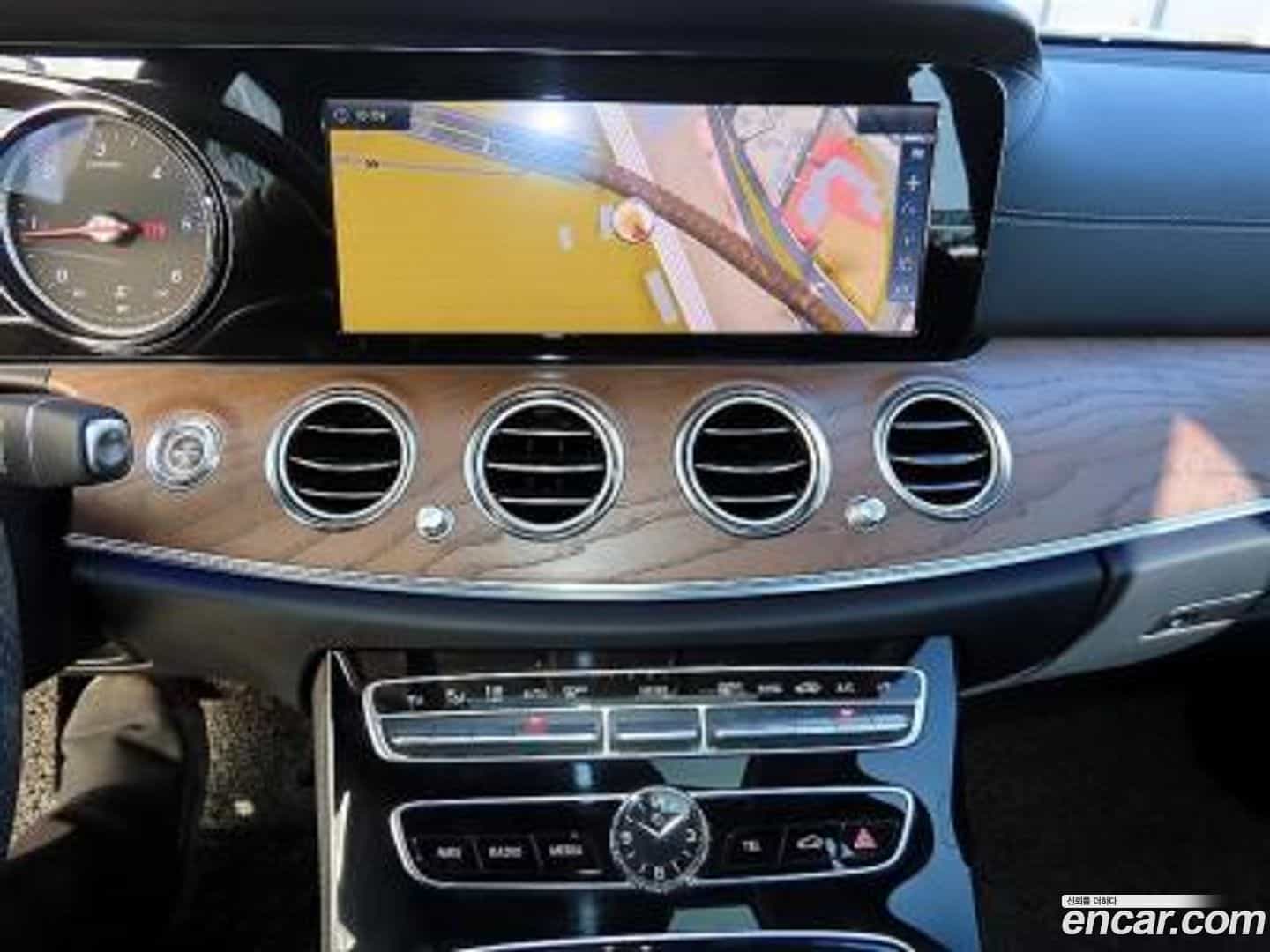 E-Class Mercedes-Benz 2017.6-OPTION-019