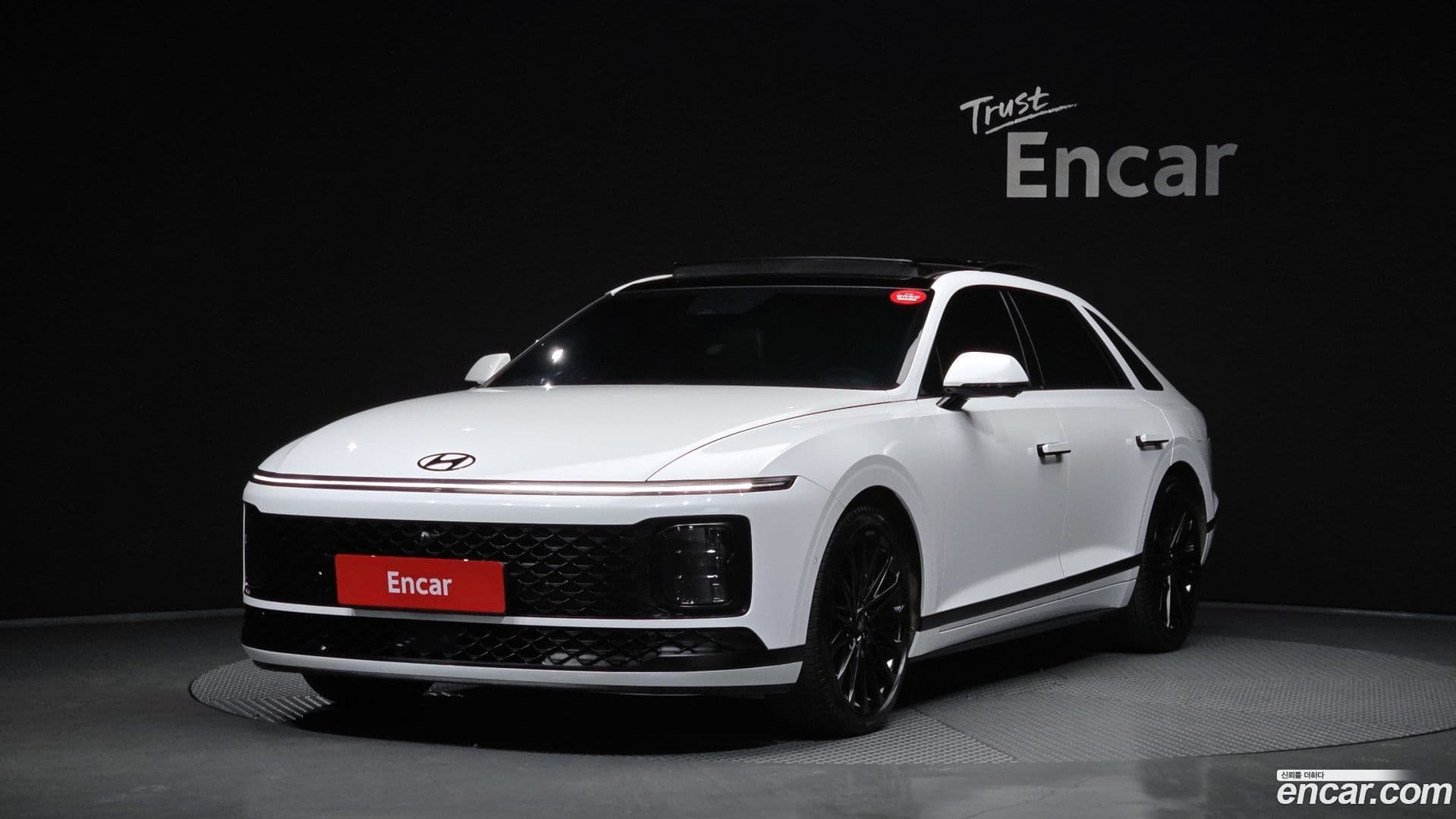 Main__Slider__Photo:Grandeur Hyundai 2022.11-0