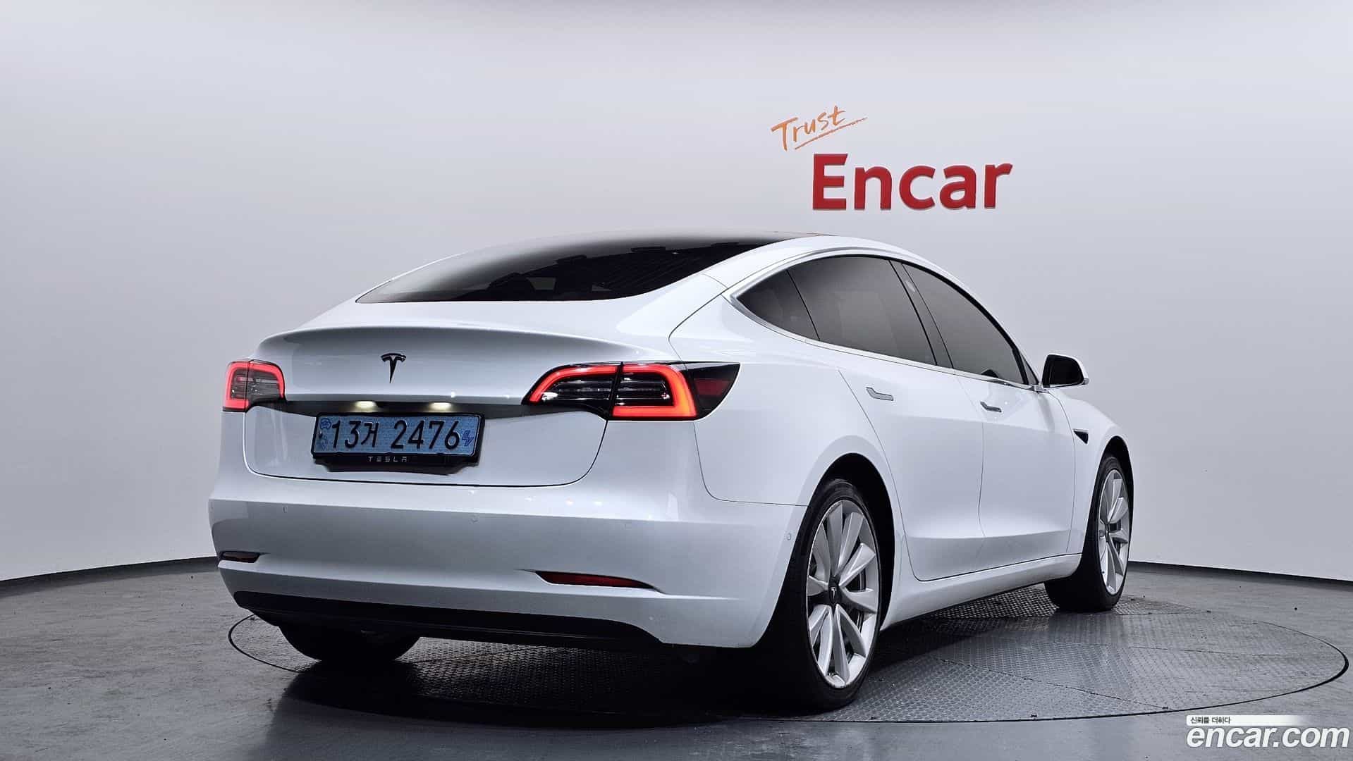 Model 3 Tesla 2020.2-OUTER-002