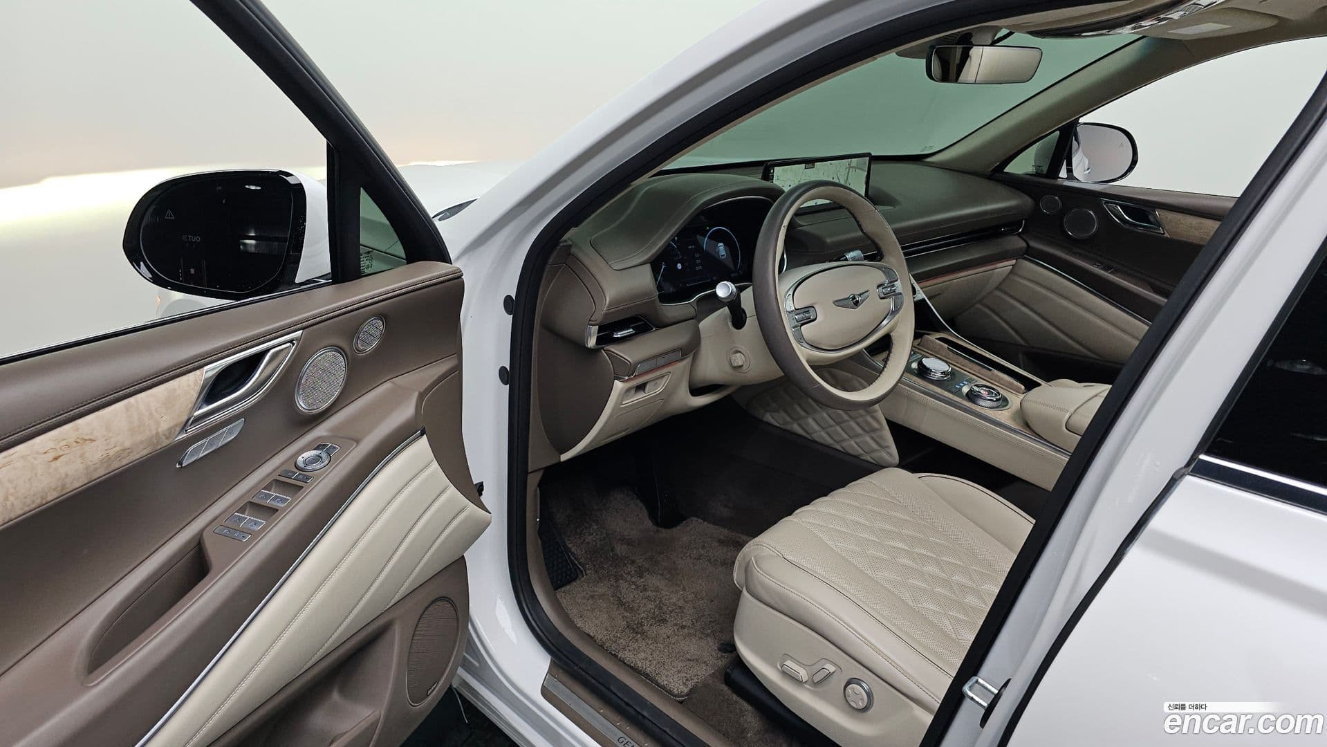 Main__Slider__Photo:GV80 Genesis 2023.0-9