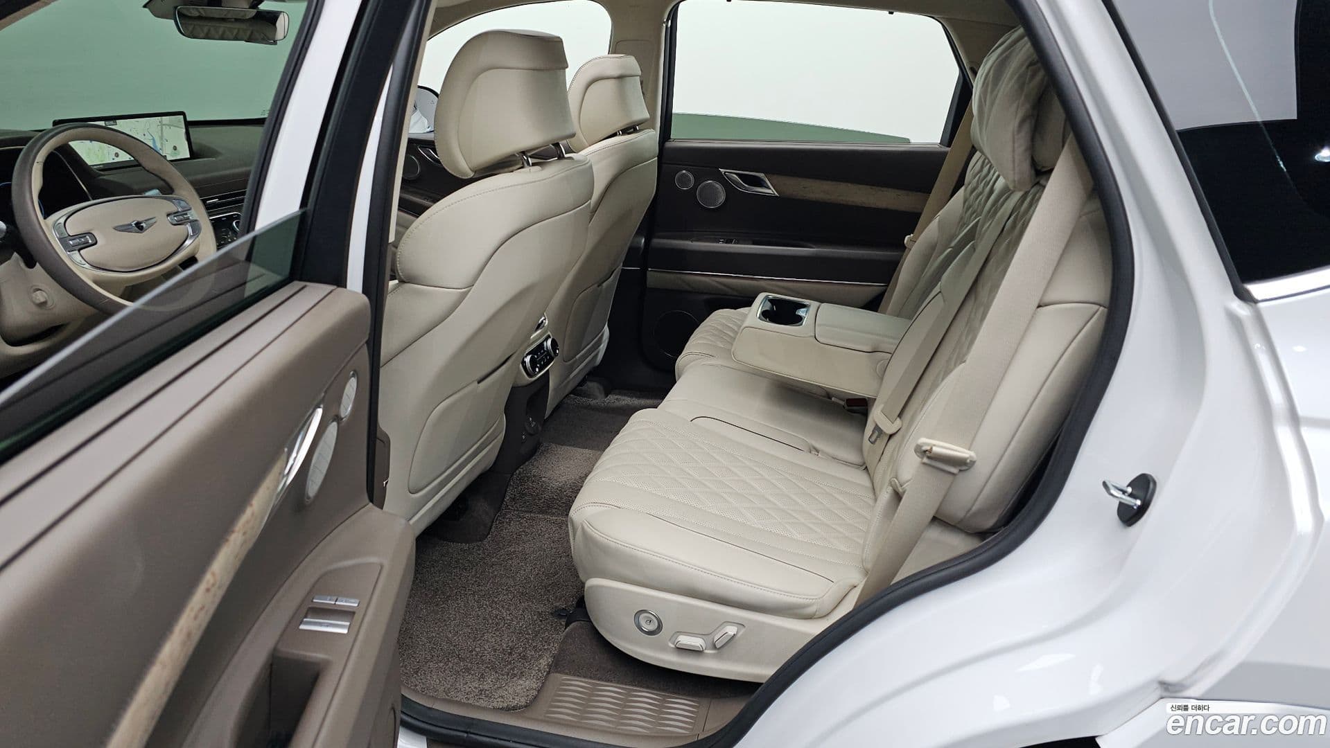 Main__Slider__Photo:GV80 Genesis 2023.0-10