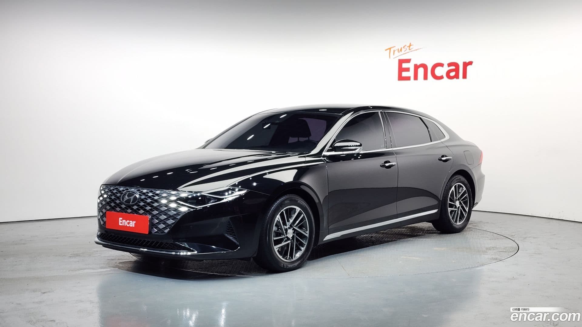 Main__Slider__Photo:Grandeur Hyundai 2021.2-0