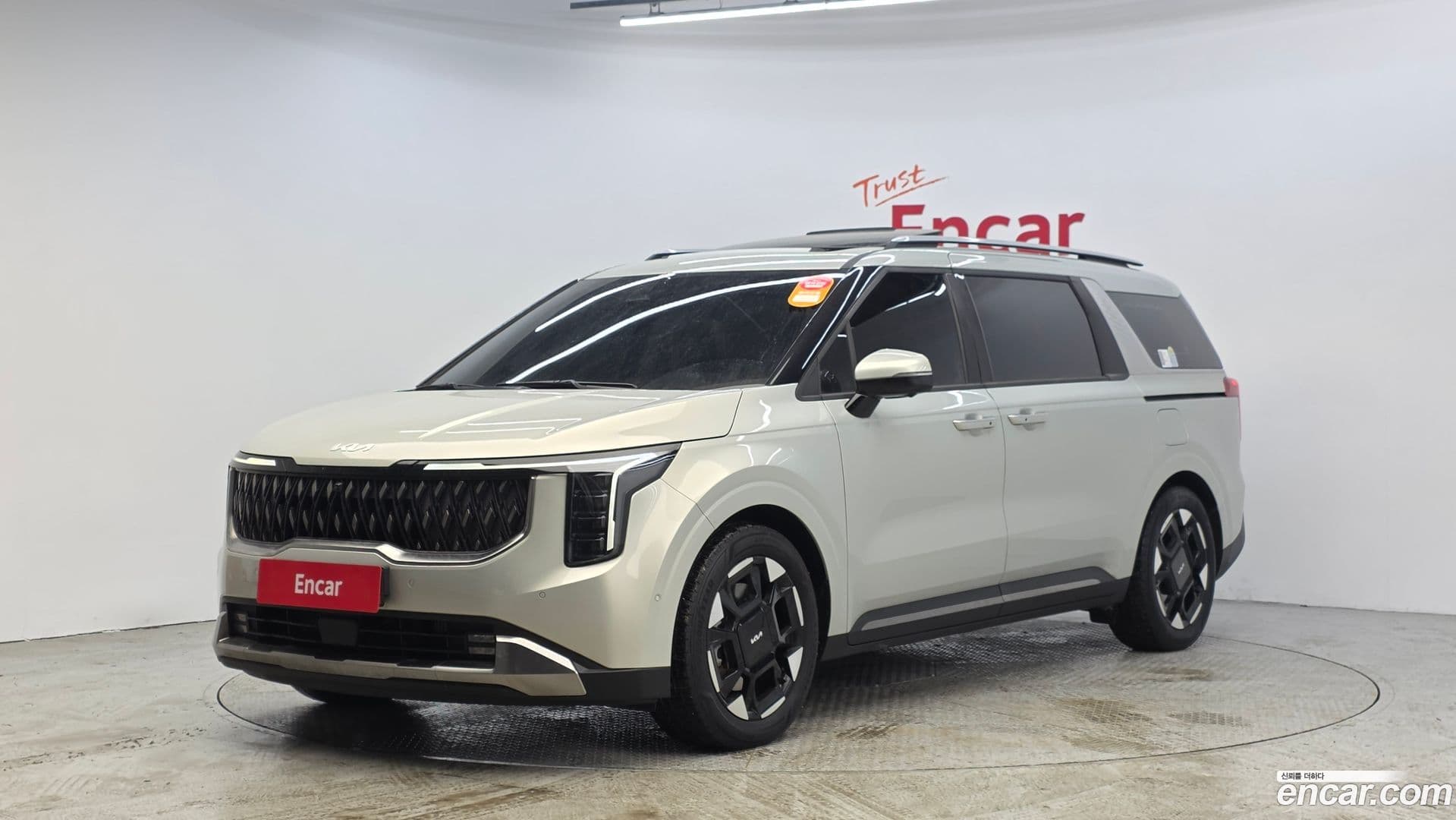 Main__Slider__Photo:Canival Kia 2024.11-0