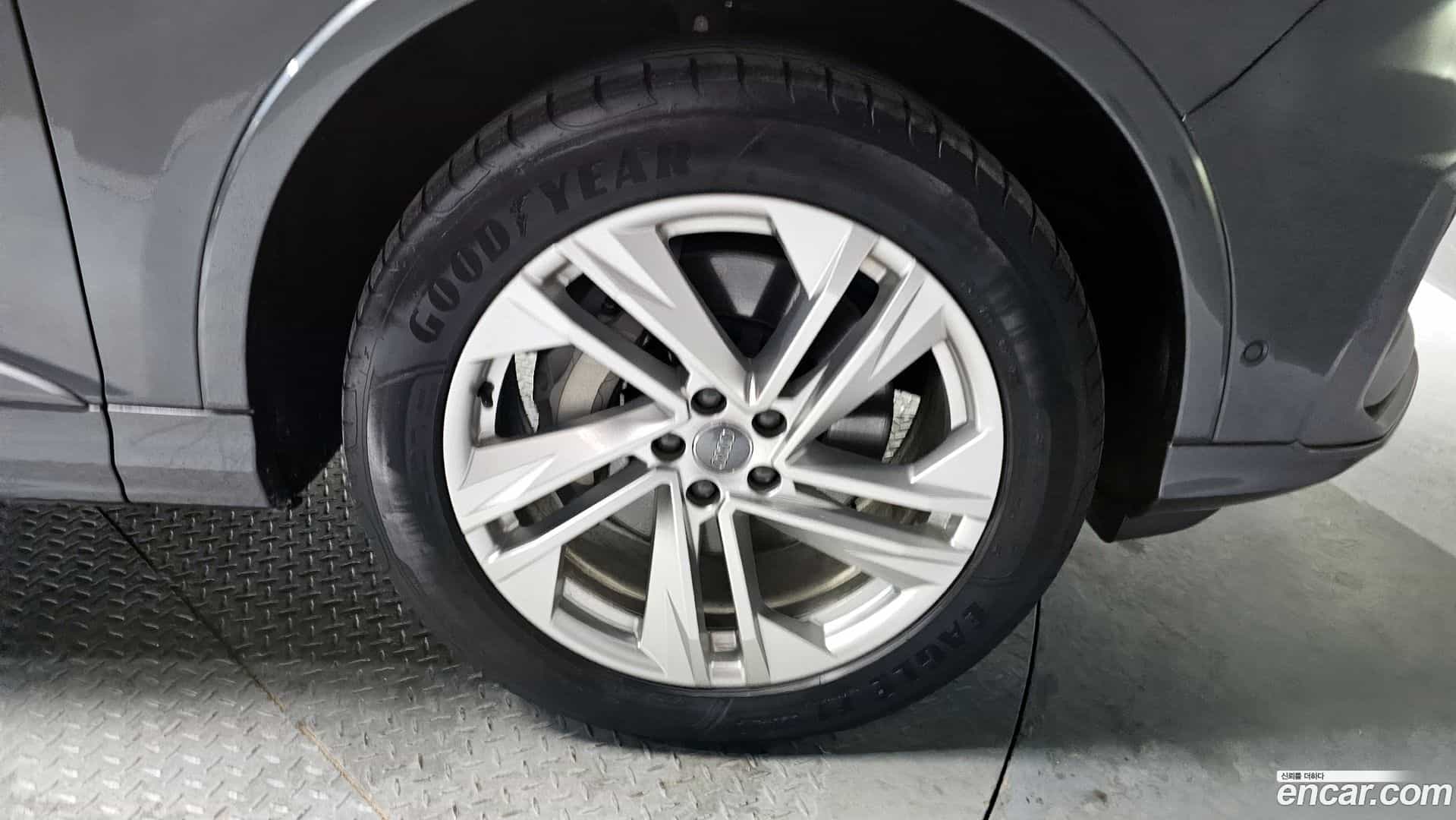 Q7 Audi 2021.7-OUTER-005
