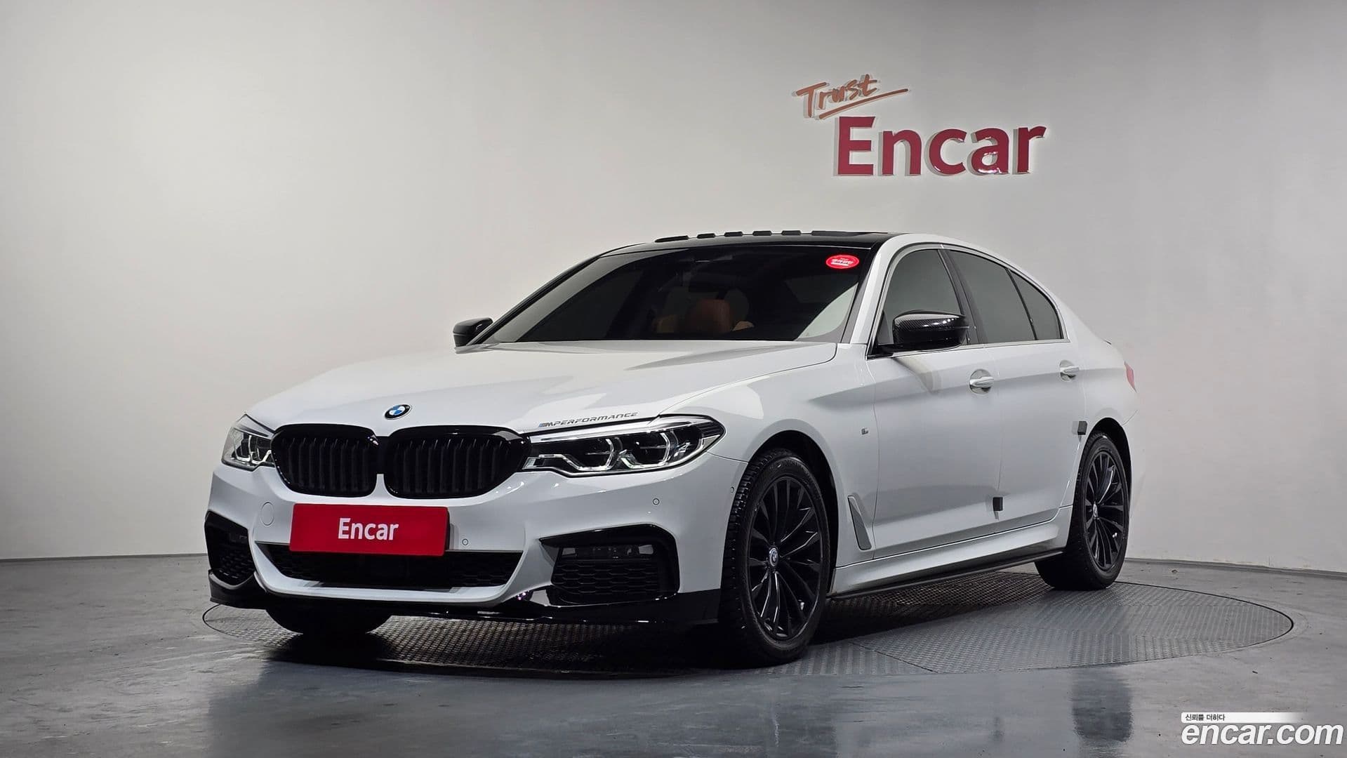 Main__Slider__Photo:5-Series BMW 2017.10-0