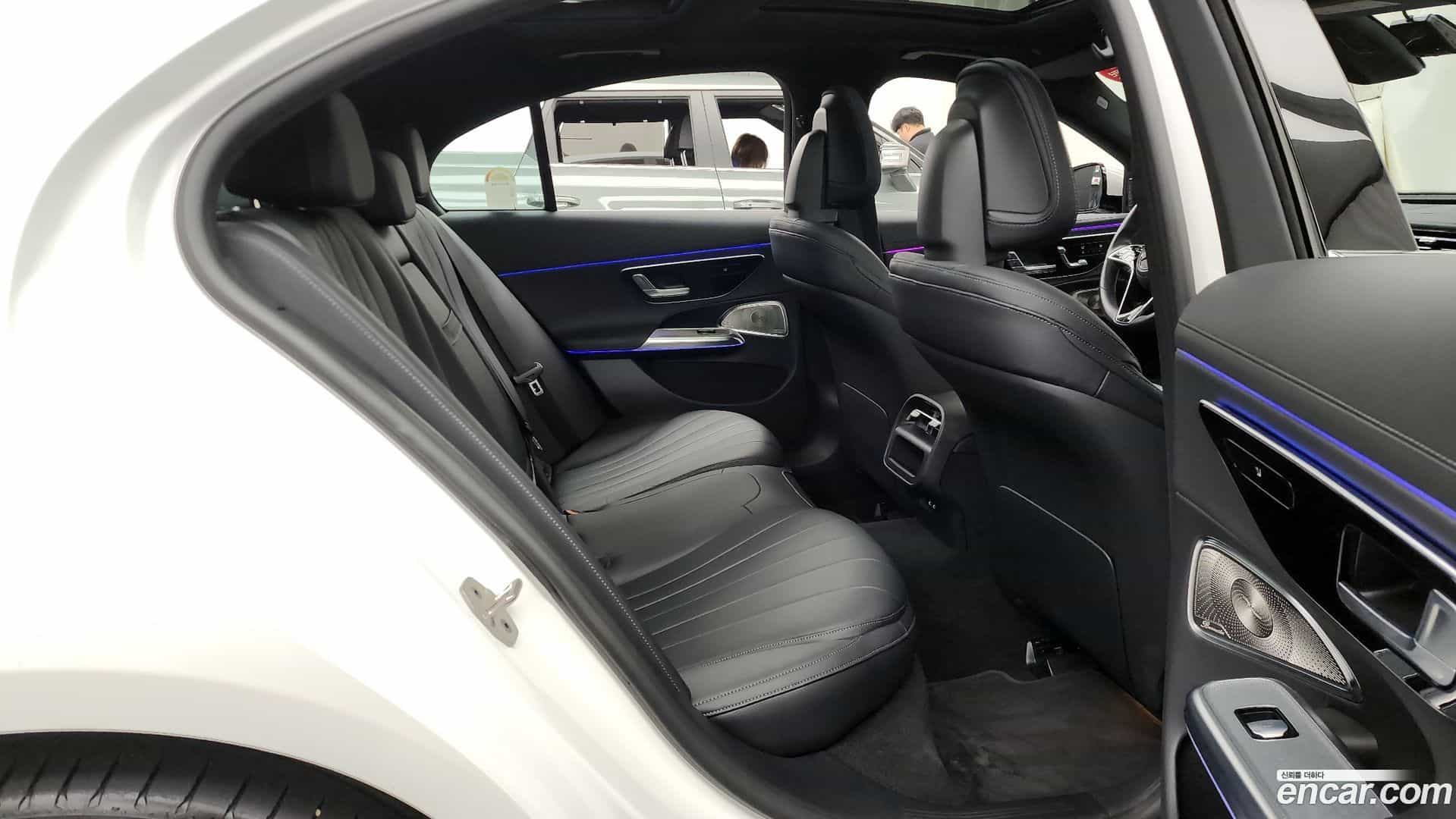 E-Class Mercedes-Benz 2025.4-OPTION-016