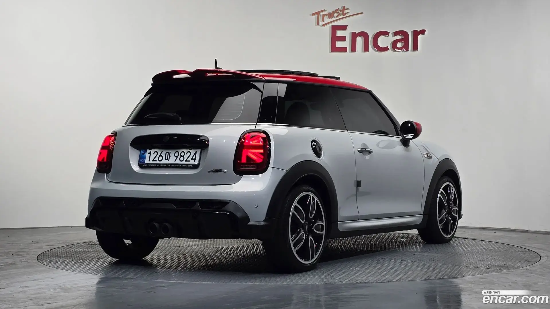 Main__Slider__Photo:Cooper Mini 2020.11-1