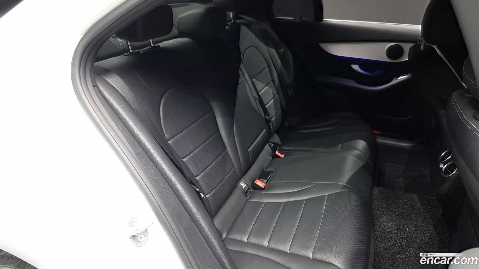 C-Class Mercedes-Benz 2021.5-OPTION-016