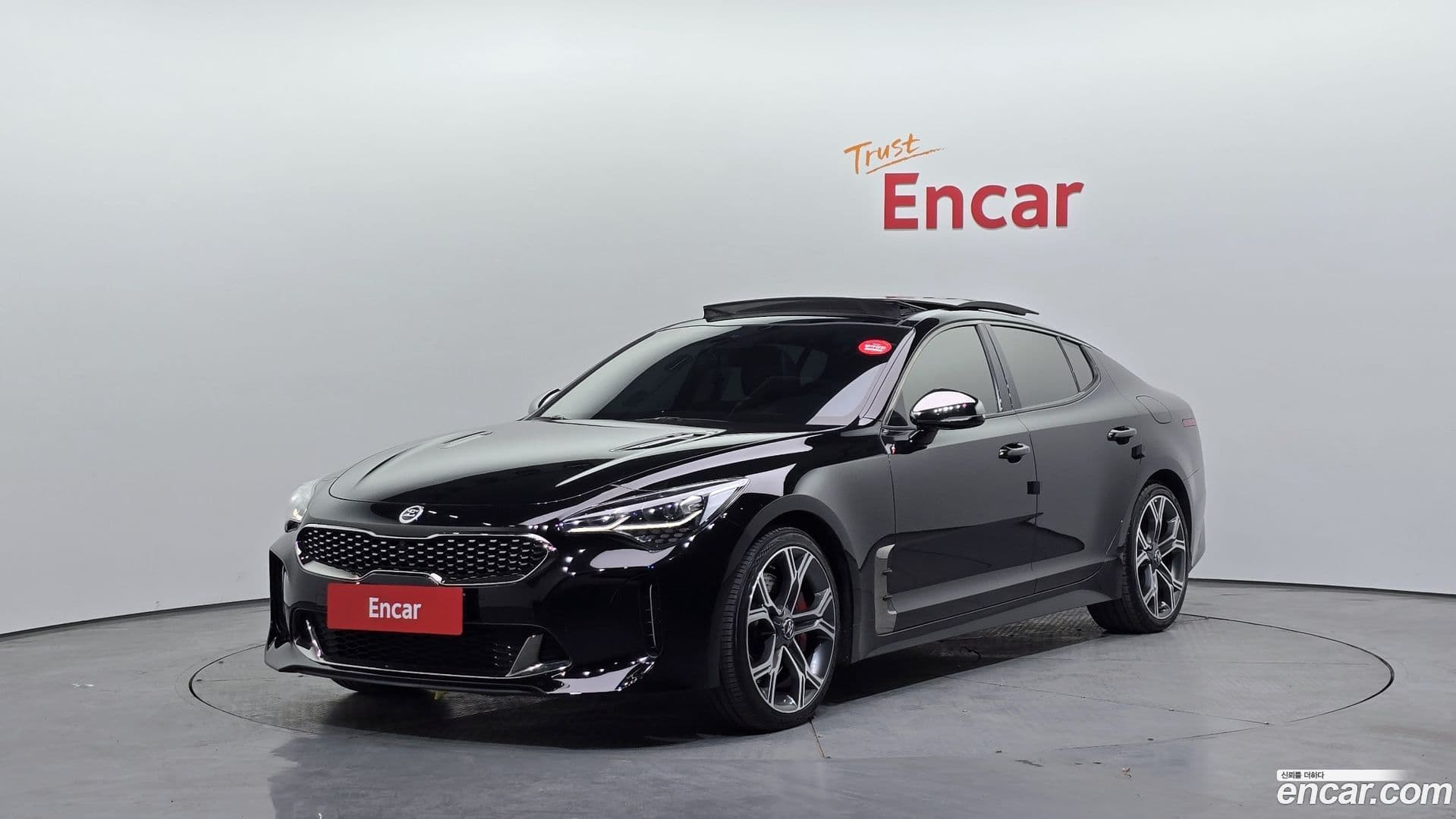 Main__Slider__Photo:Stinger Kia 2017.6-0