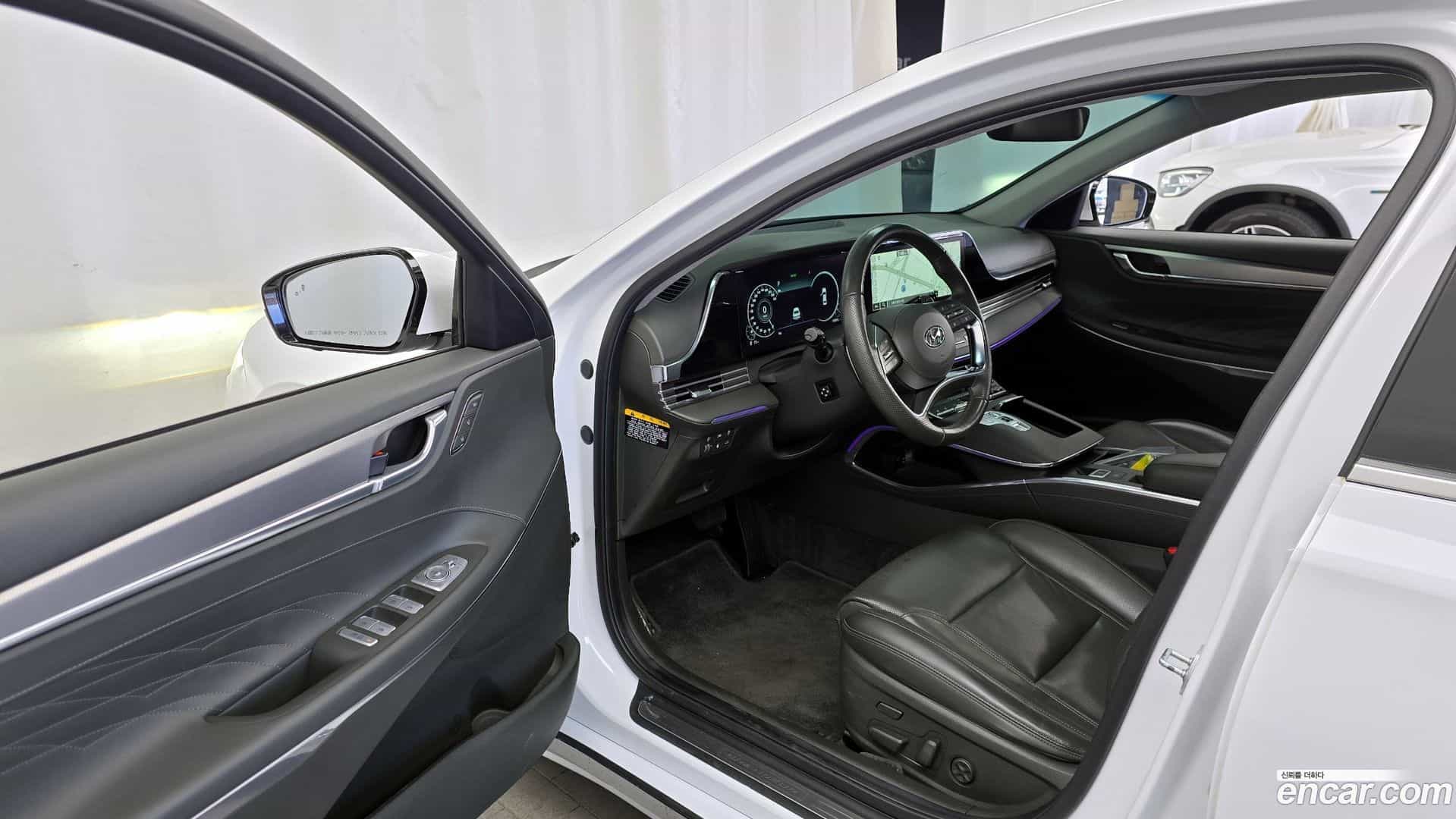 Grandeur Hyundai 2020.1-INNER-010