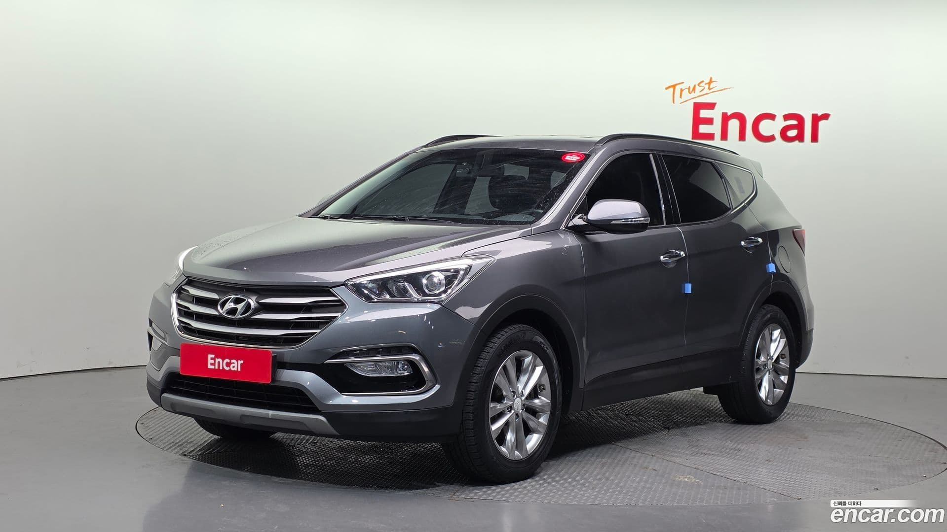 Main__Slider__Photo:Santafe Hyundai 2016.4-0