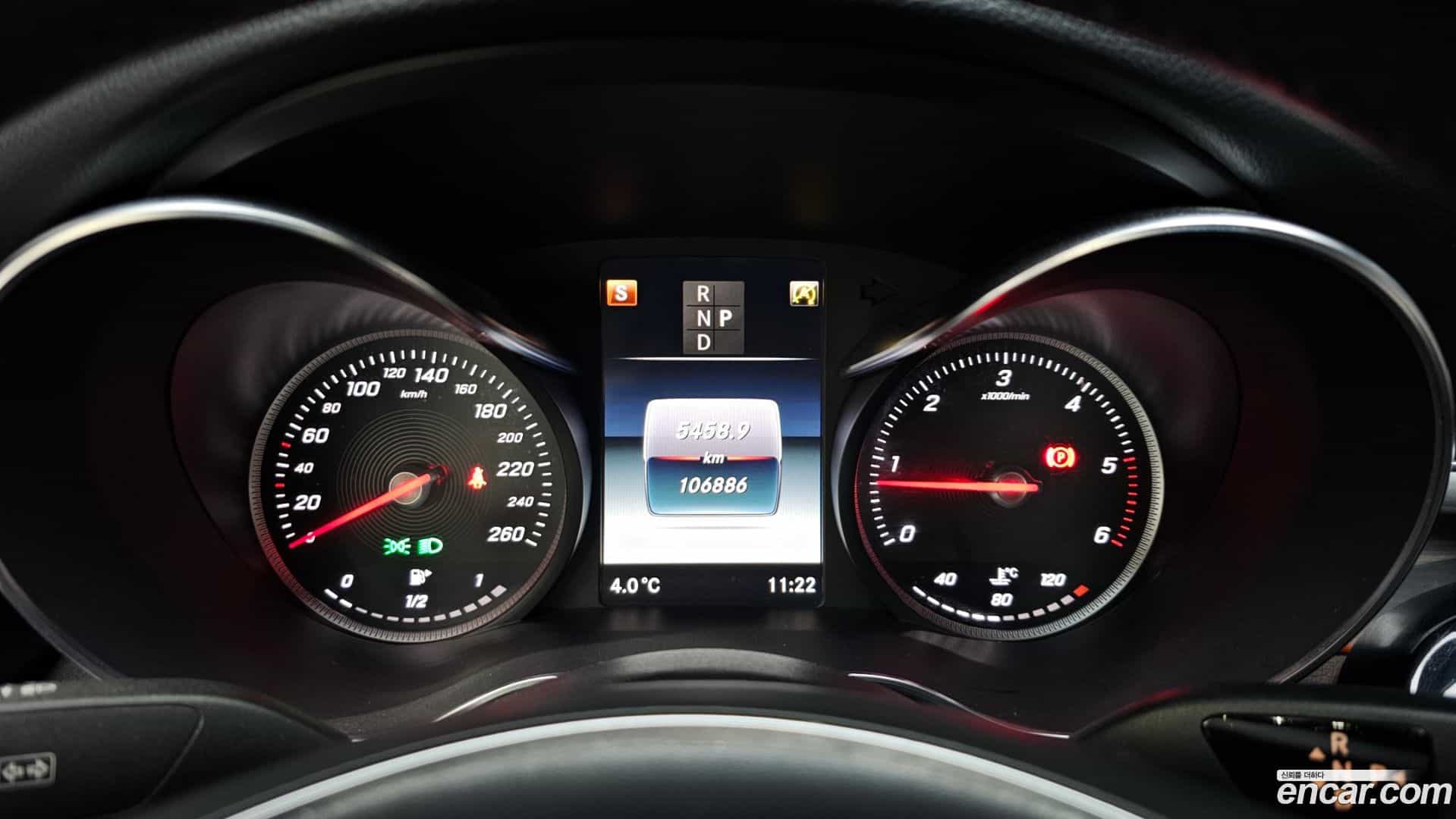 C-Class Mercedes-Benz 2018.8-INNER-008