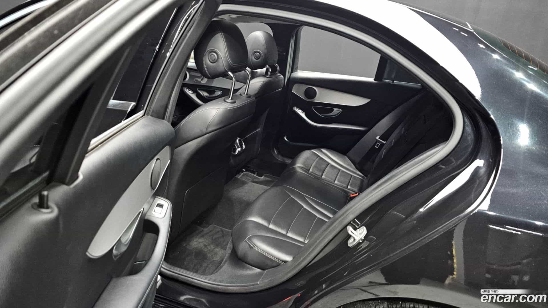 C-Class Mercedes-Benz 2018.8-OPTION-016