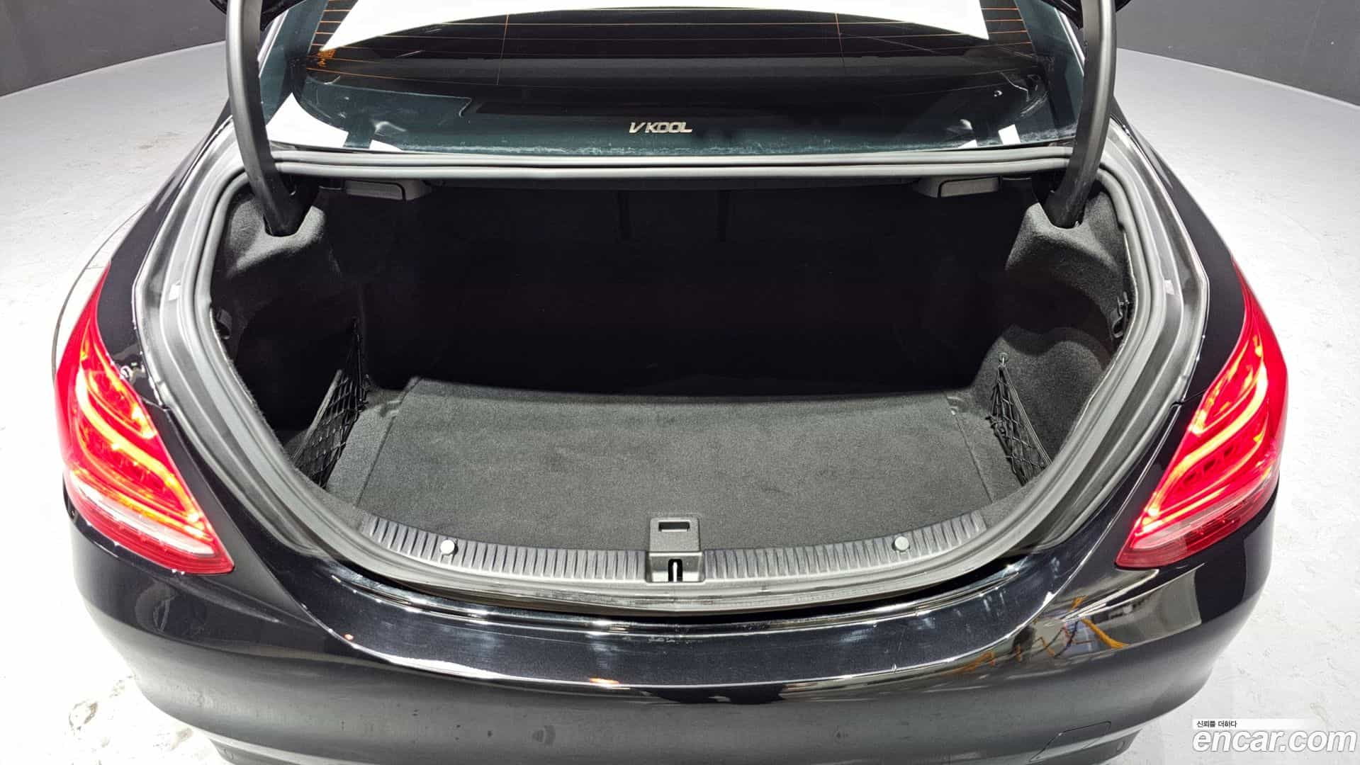 C-Class Mercedes-Benz 2018.8-OPTION-024
